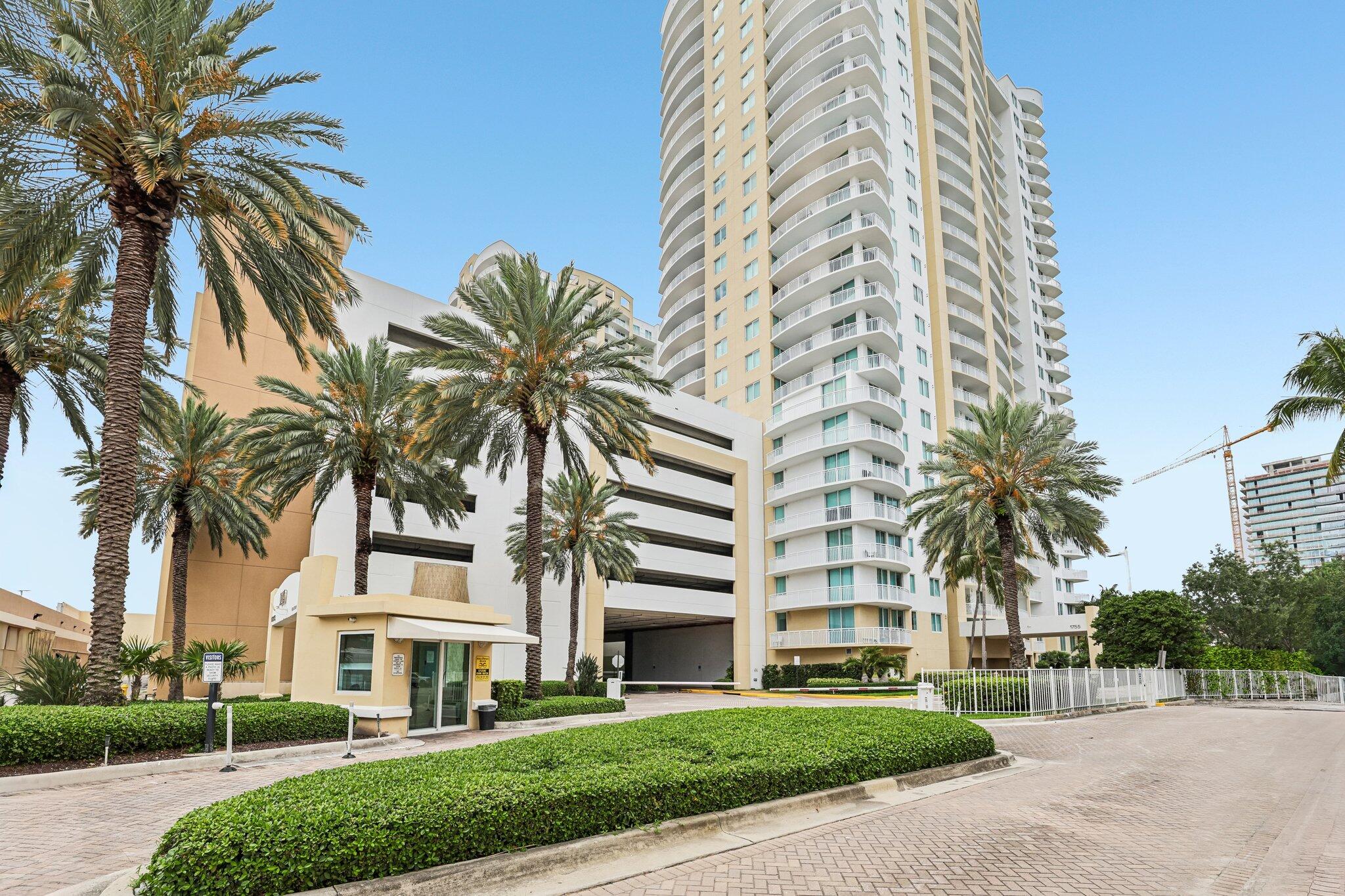 Foto de propiedad en 1755 E Hallandale Beach Boulevard 1207 E, Hallandale Beach, FL 33009 Hallandale Beach con MLS# 