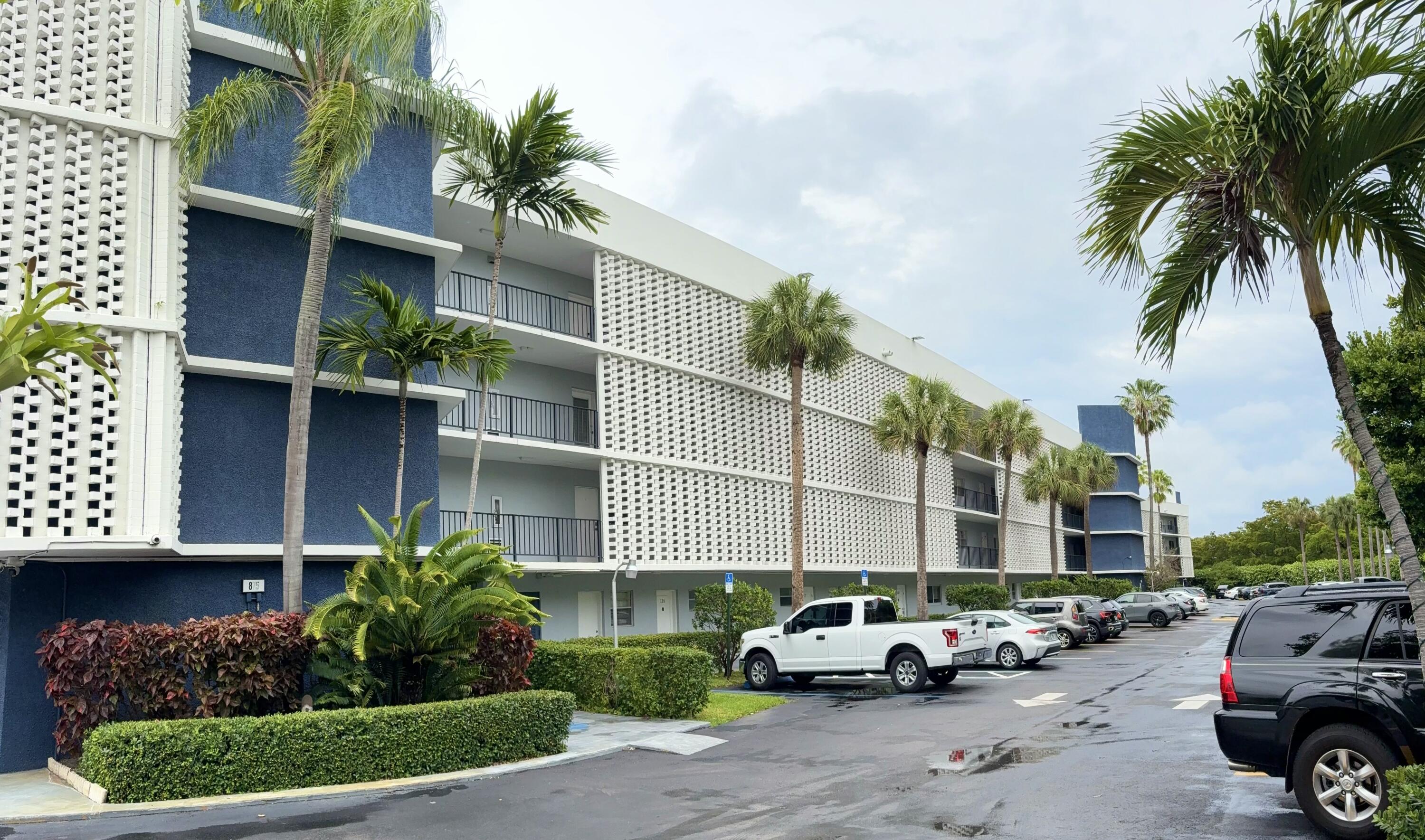 En Renta 879 NE 195th Street 227, Miami, FL 33179, Miami, FL 33179