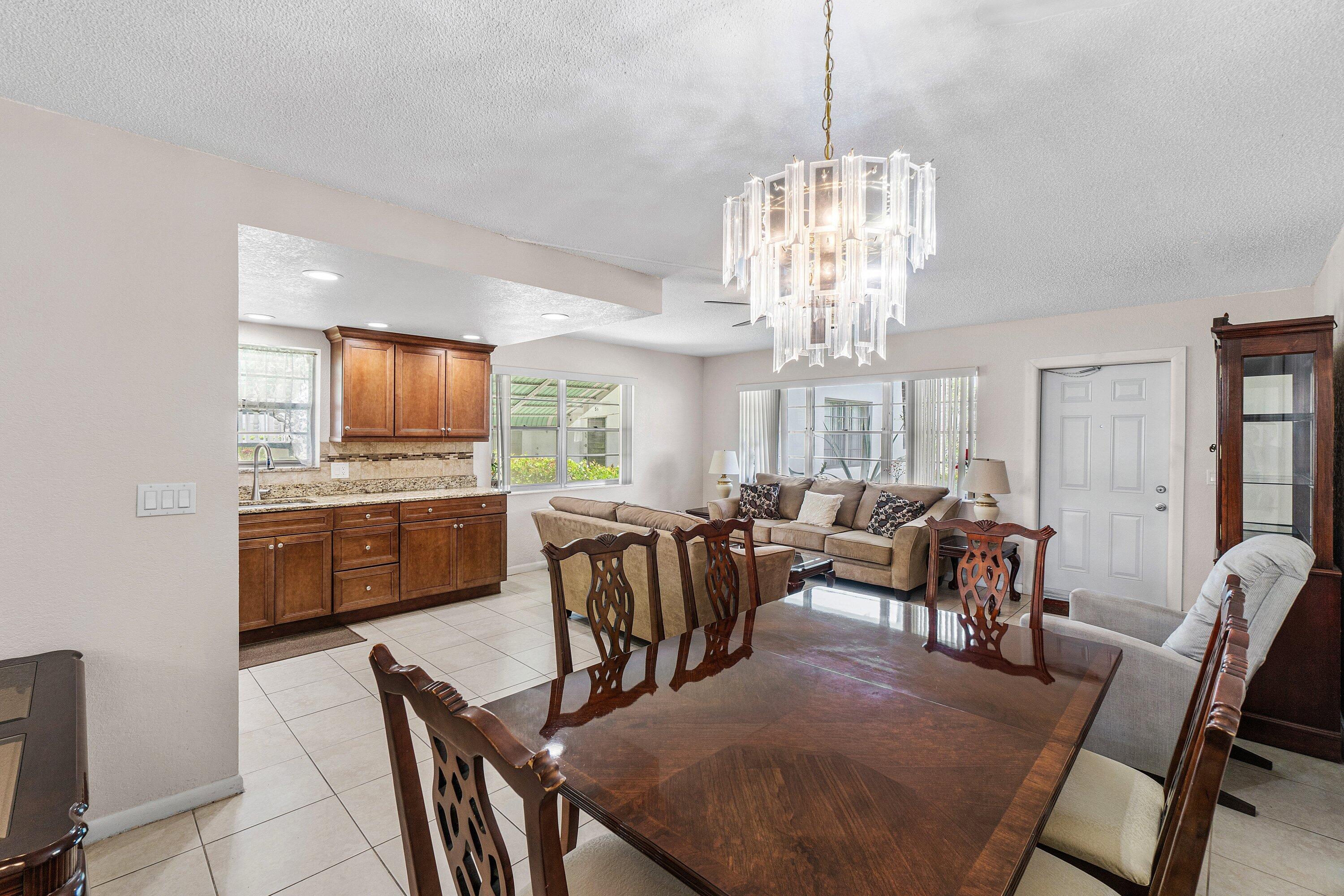 Foto de propiedad en 57 Canterbury, West Palm Beach, FL 33417 West Palm Beach con MLS# 