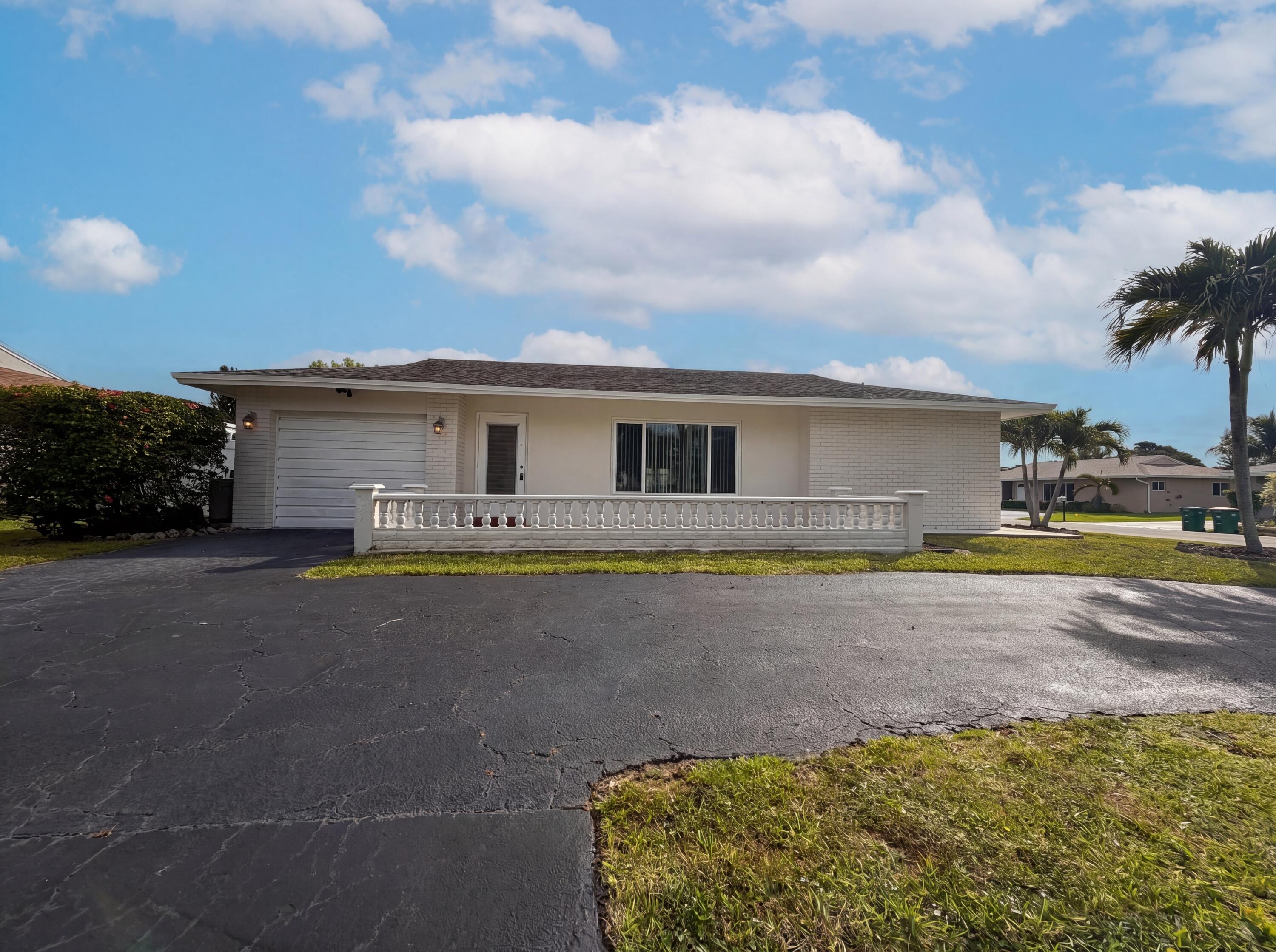 Foto de propiedad en 9605 NW 81st, Tamarac, FL 33321 Tamarac con MLS# 