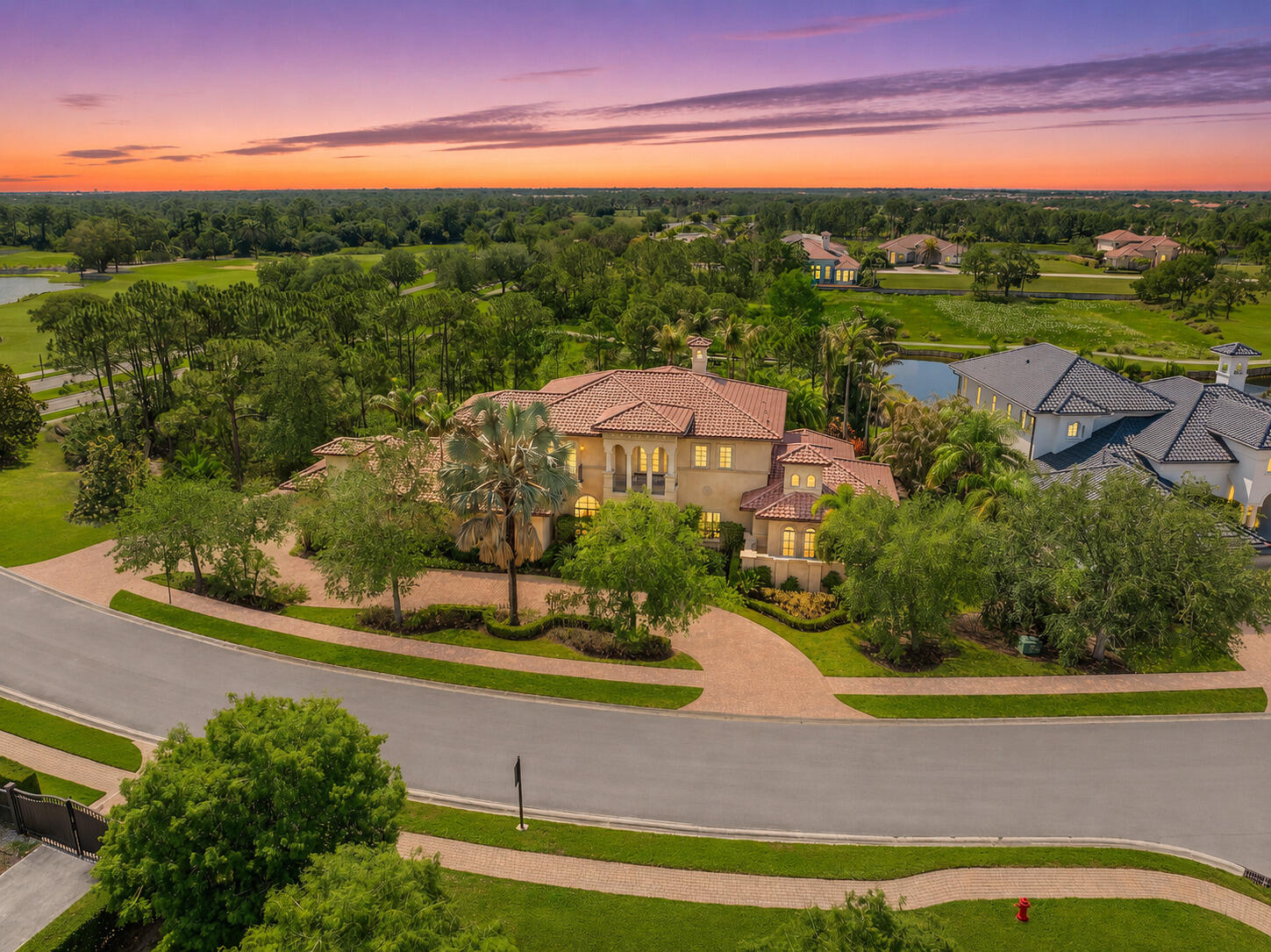 Foto de propiedad en 104 SE Mira Lavella, Port St. Lucie, FL 34984 Port St. Lucie con MLS# 