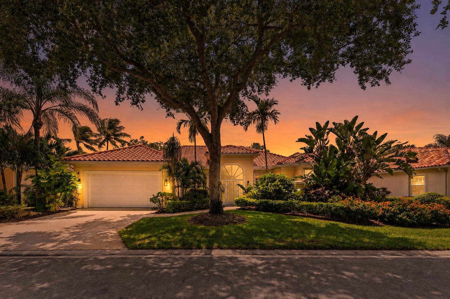 Foto de propiedad en 2785 Hancock Creek Road, West Palm Beach, FL 33411 West Palm Beach con MLS# 
