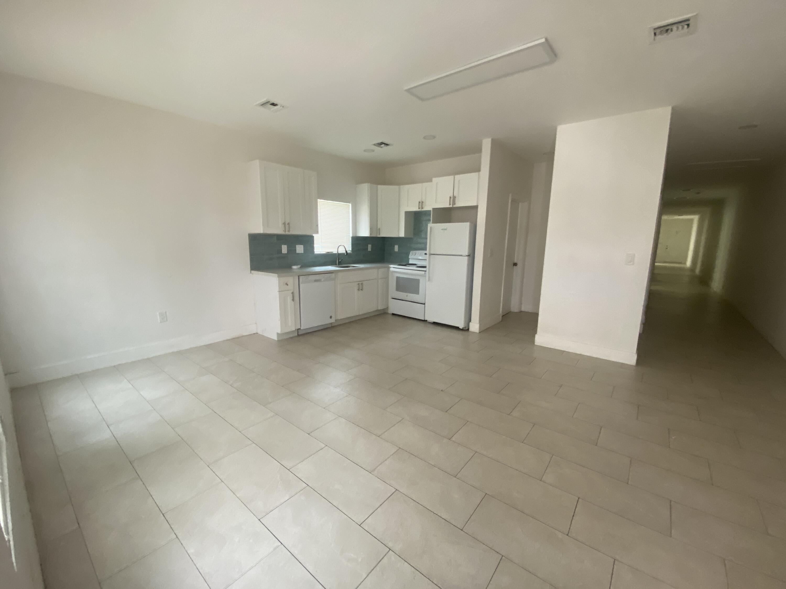 Foto de propiedad en 2604 NW 20th Street, Fort Lauderdale, FL 33311 Fort Lauderdale con MLS# 