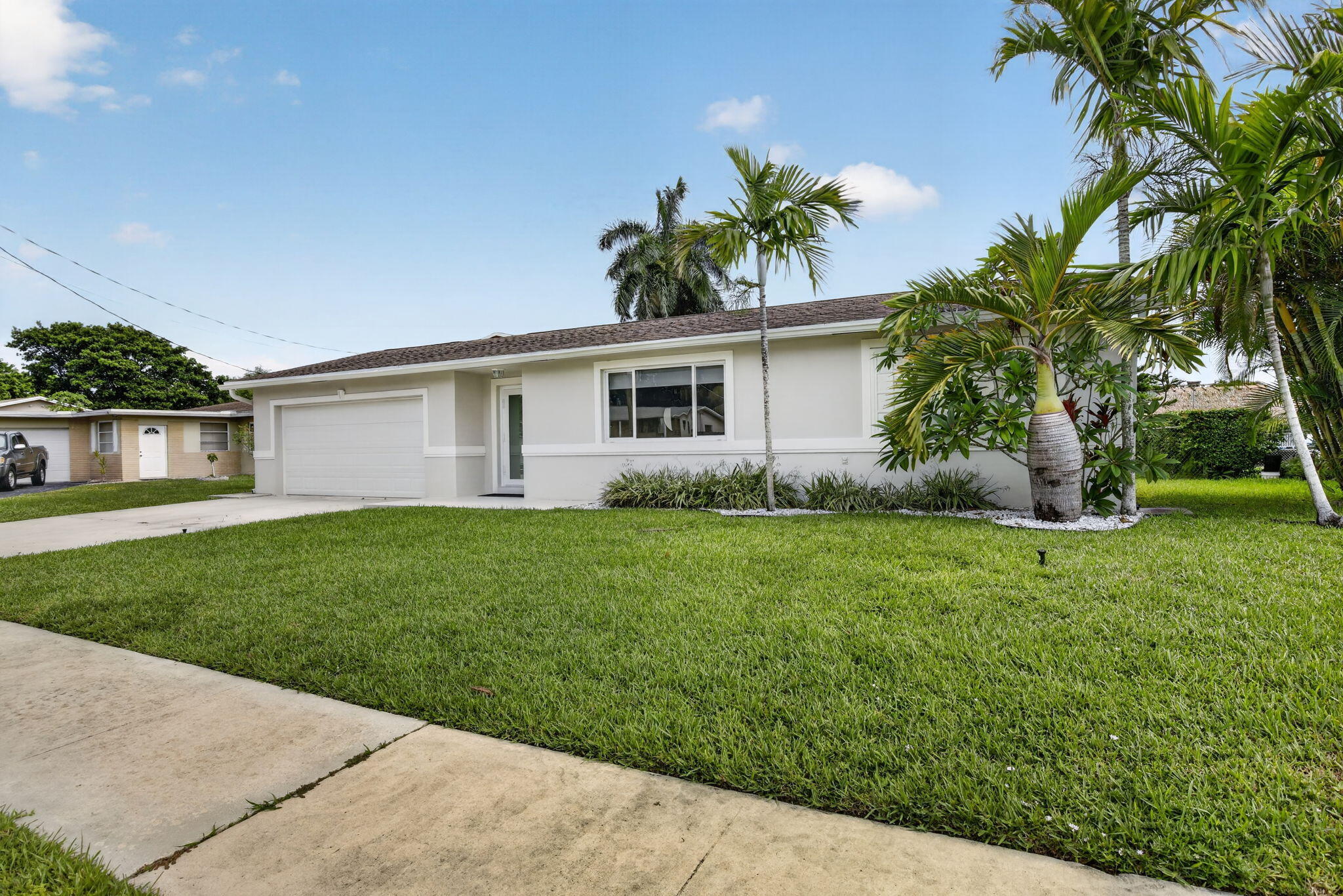 Foto de propiedad en 12411 SW 2nd Street, Plantation, FL 33325 Plantation con MLS# 
