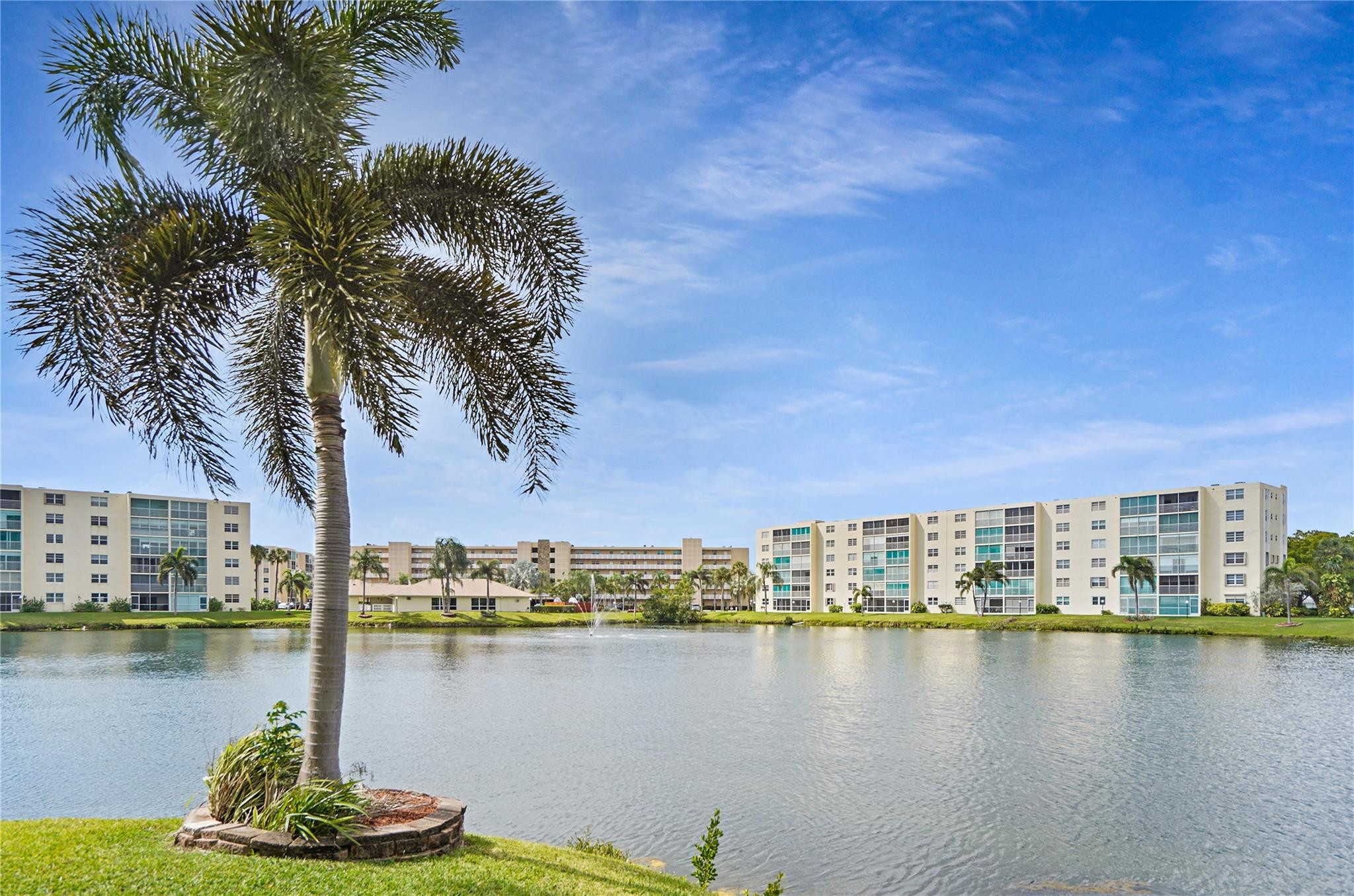 Foto de propiedad en 111 SE 3rd Avenue 306, Dania Beach, FL 33004 Dania Beach con MLS# 