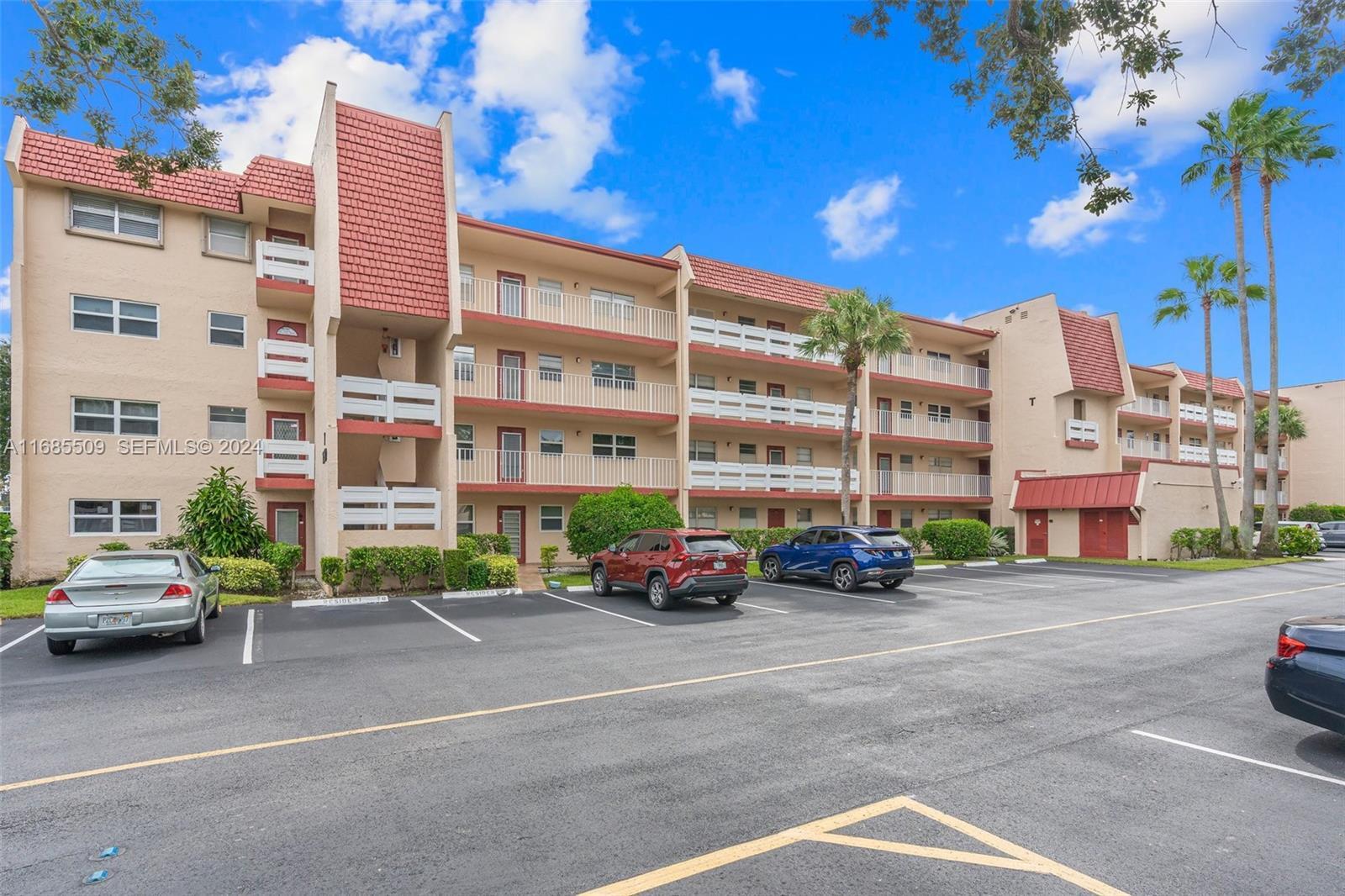 Foto de propiedad en 1015 Country Club Drive 307, Margate, FL 33063 Margate con MLS# 