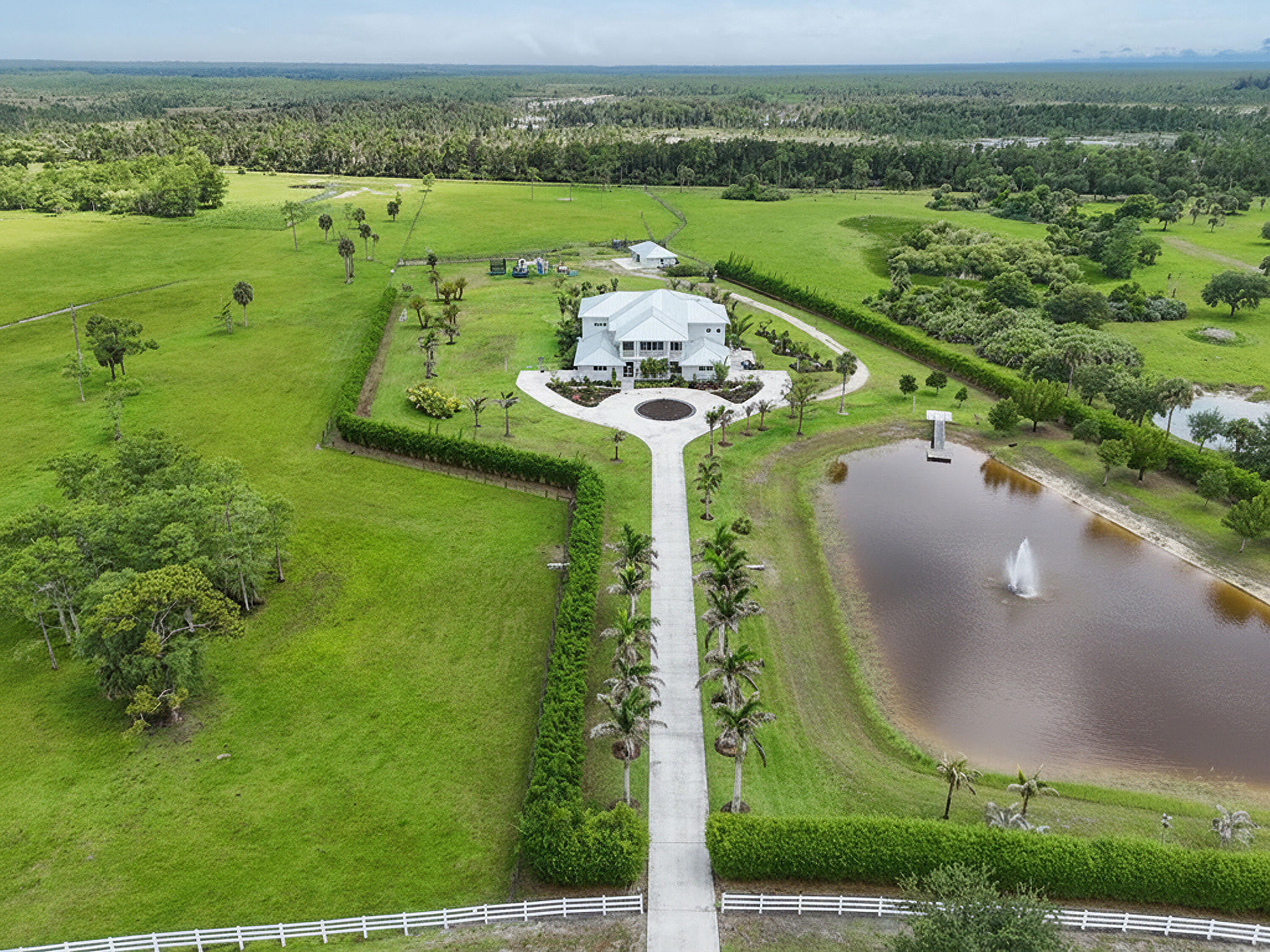 Foto de propiedad en 2985 SW Trailside Path, Stuart, FL 34997 Stuart con MLS# 