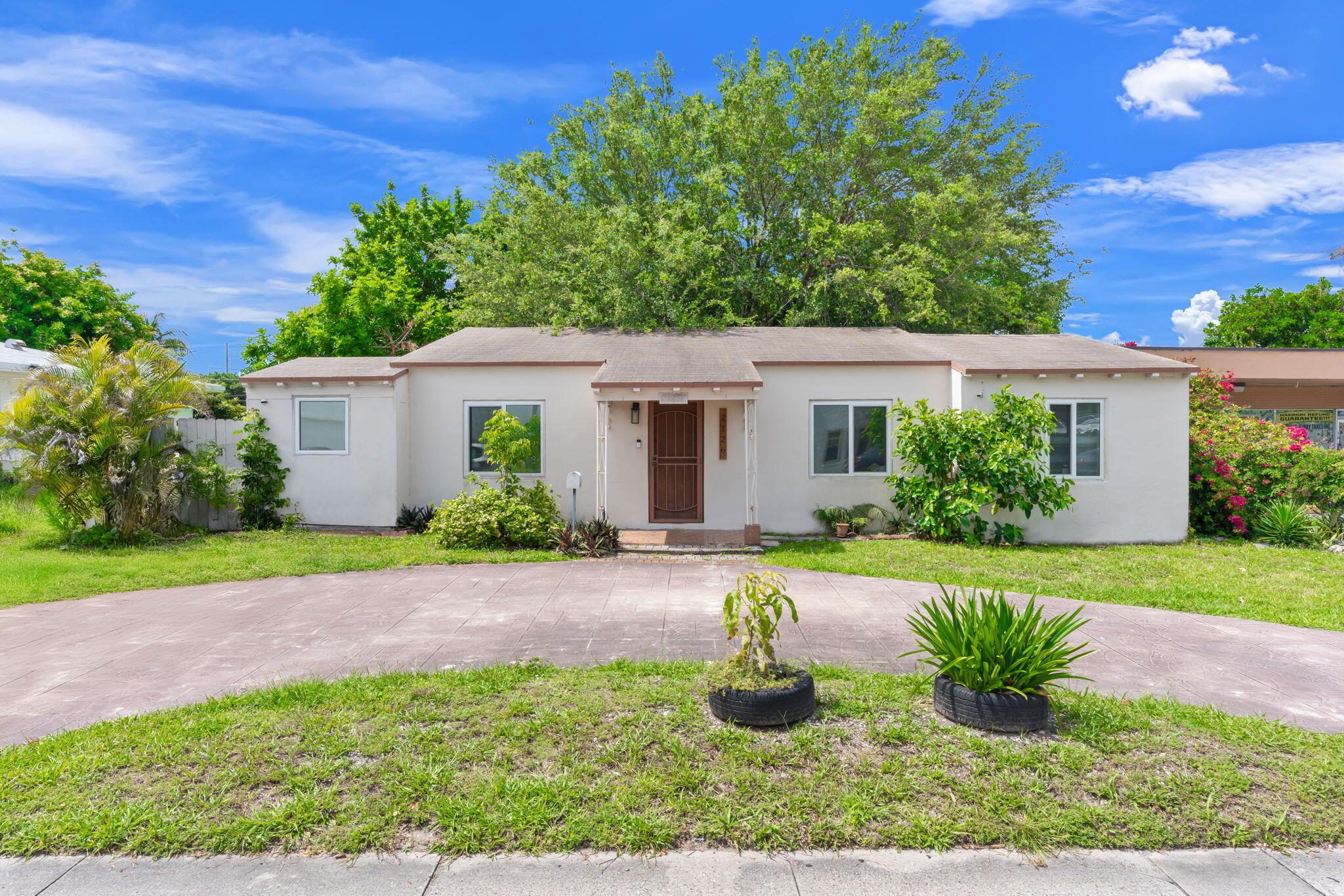 Foto de propiedad en 2126 Washington Street, Hollywood, FL 33020 Hollywood con MLS# 