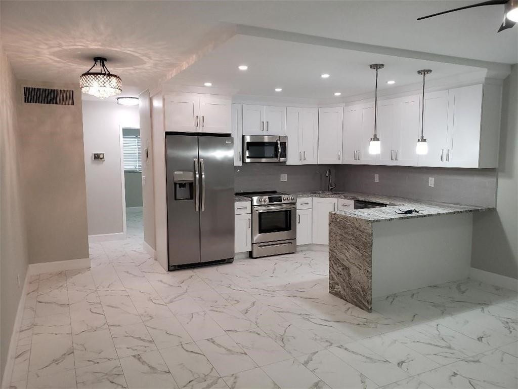 Foto de propiedad en 5201 NE 24th Terrace A211, Fort Lauderdale, FL 33308 Fort Lauderdale con MLS# 