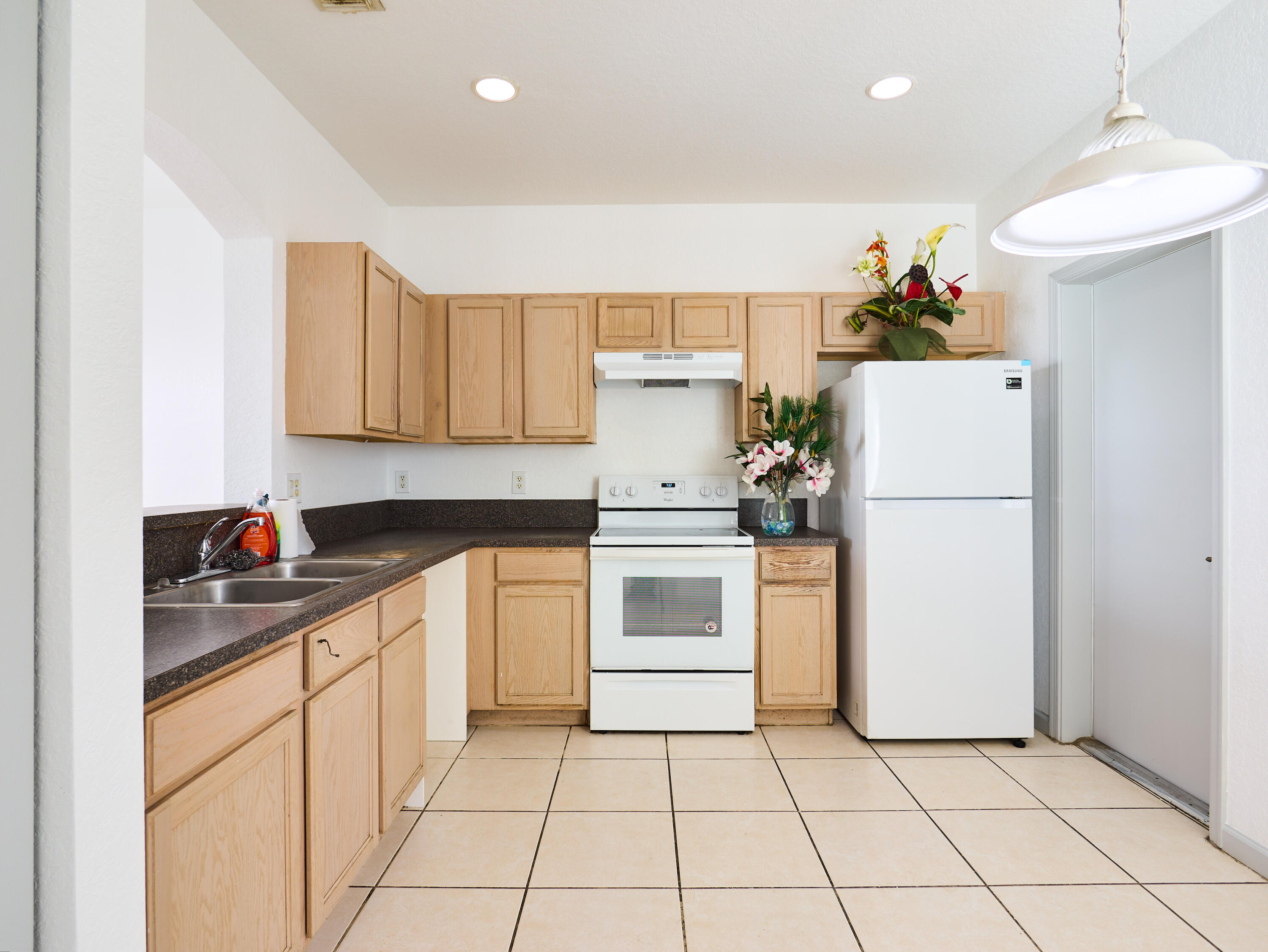 Foto de propiedad en 2052 Oakhurst Way, Riviera Beach, FL 33404 Riviera Beach con MLS# 