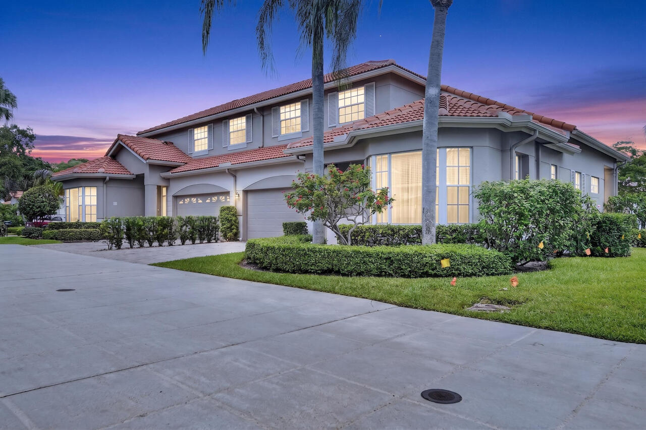 Foto de propiedad en 32 Monterey Pointe Drive, Palm Beach Gardens, FL 33418 Palm Beach Gardens con MLS# 