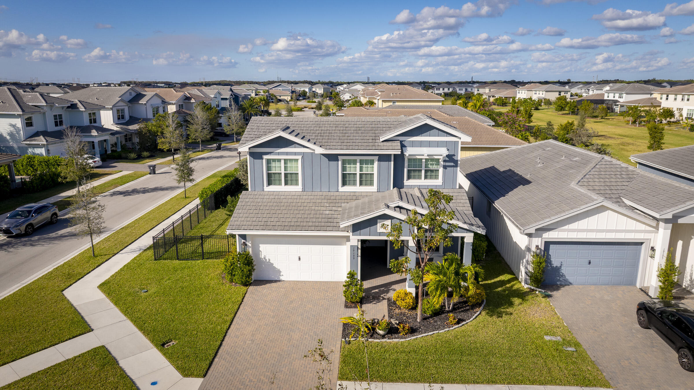 Foto de propiedad en 19199 Rolling Acres Road, The Acreage, FL 33470 The Acreage con MLS# 