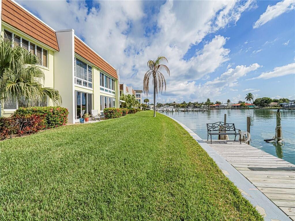 Foto de propiedad en 1315 Bayshore Drive 204, Fort Pierce, FL 34949 Fort Pierce con MLS# 