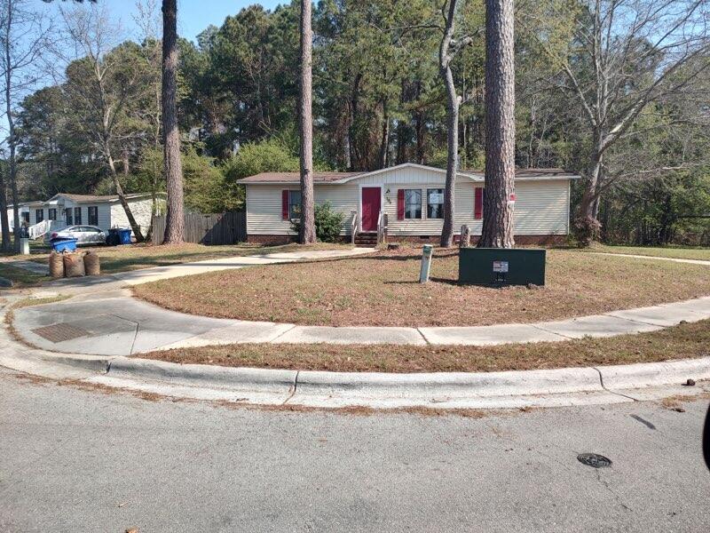 Foto de propiedad en 100 Rita Place, Jacksonville, NC 32223 Jacksonville con MLS# 