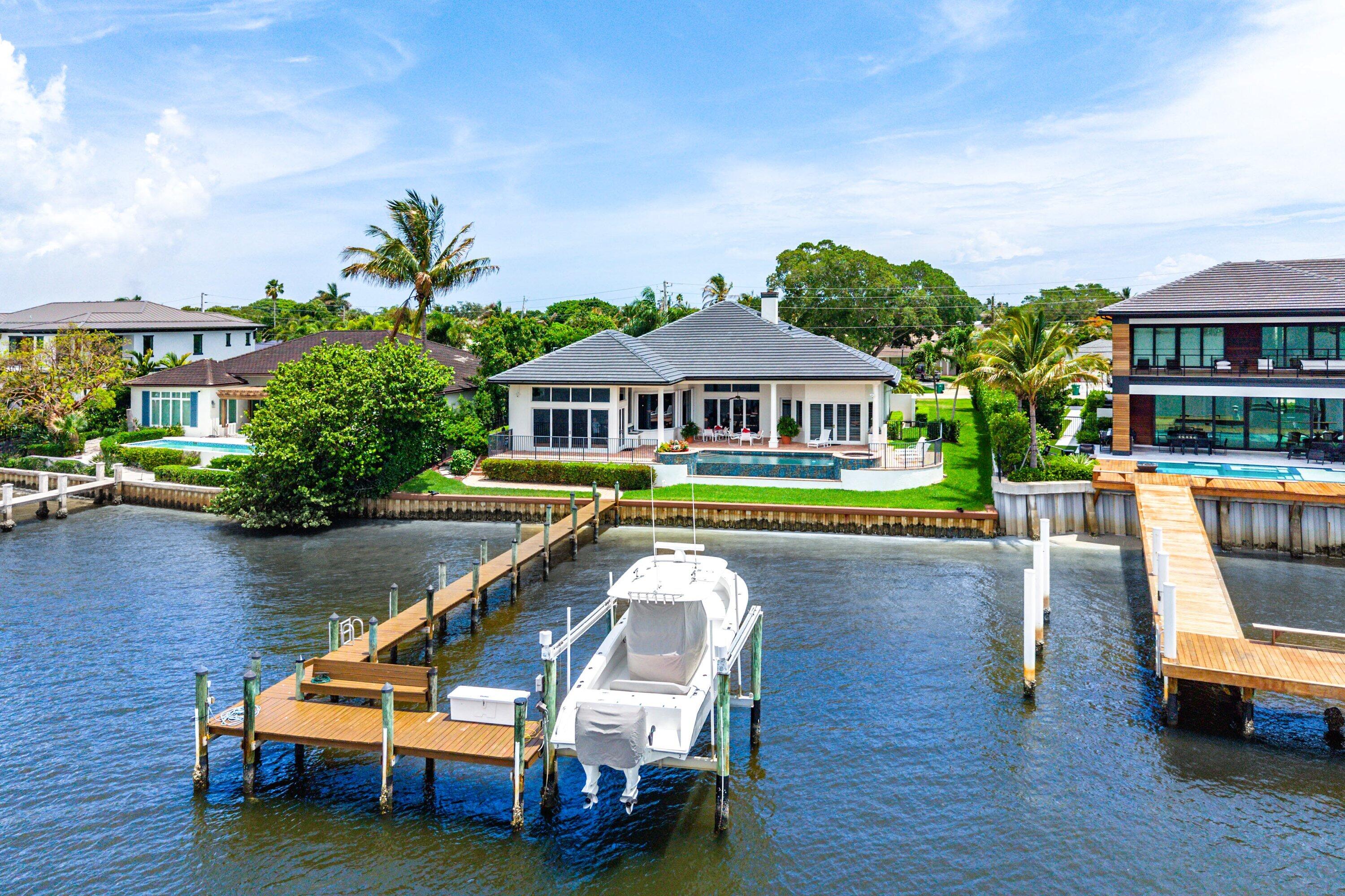 Foto de propiedad en 47 River Drive, Tequesta, FL 33469 Tequesta con MLS# 