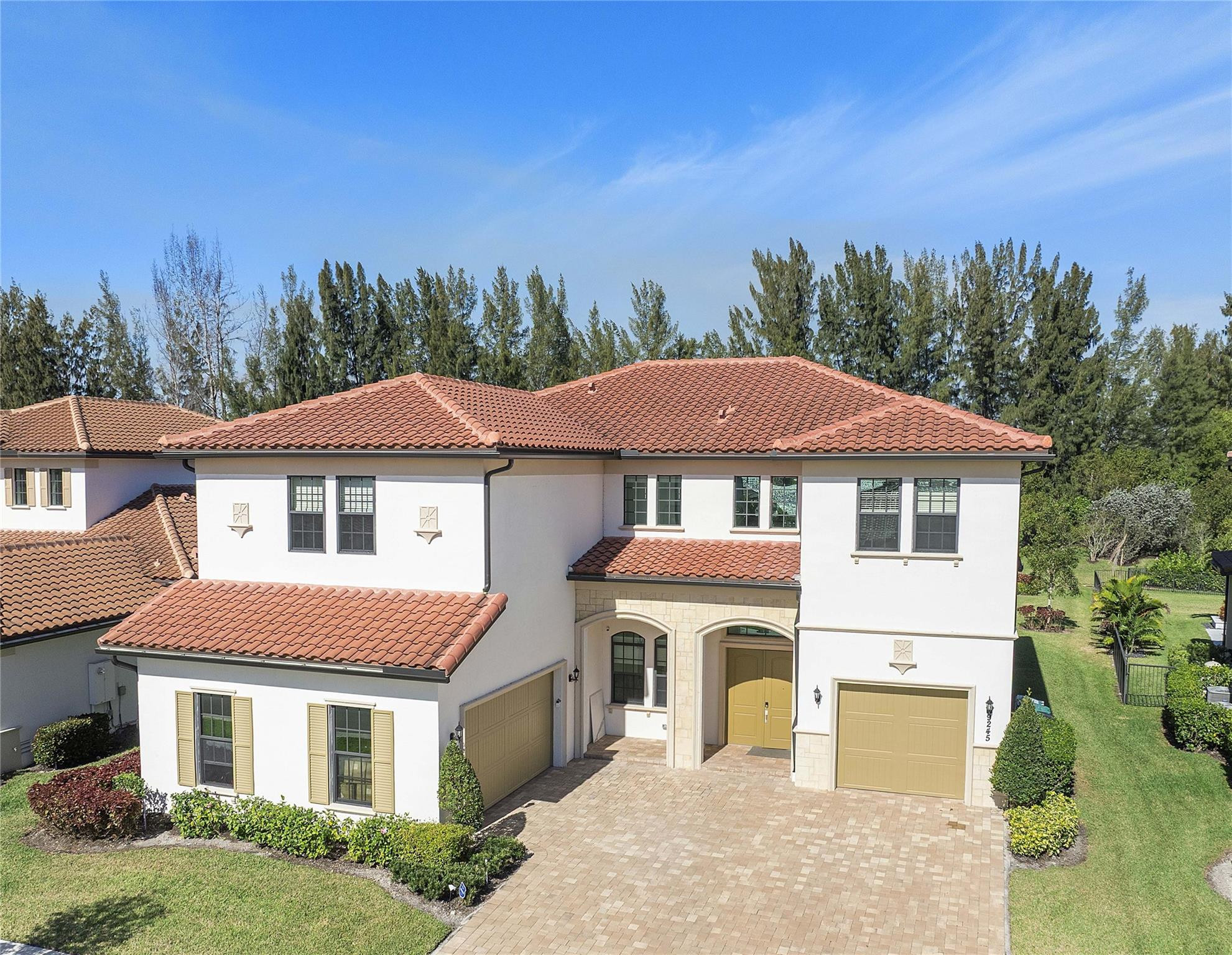 Foto de propiedad en 9245 W Parkland Bay Trail, Parkland, FL 33076 Parkland con MLS# 