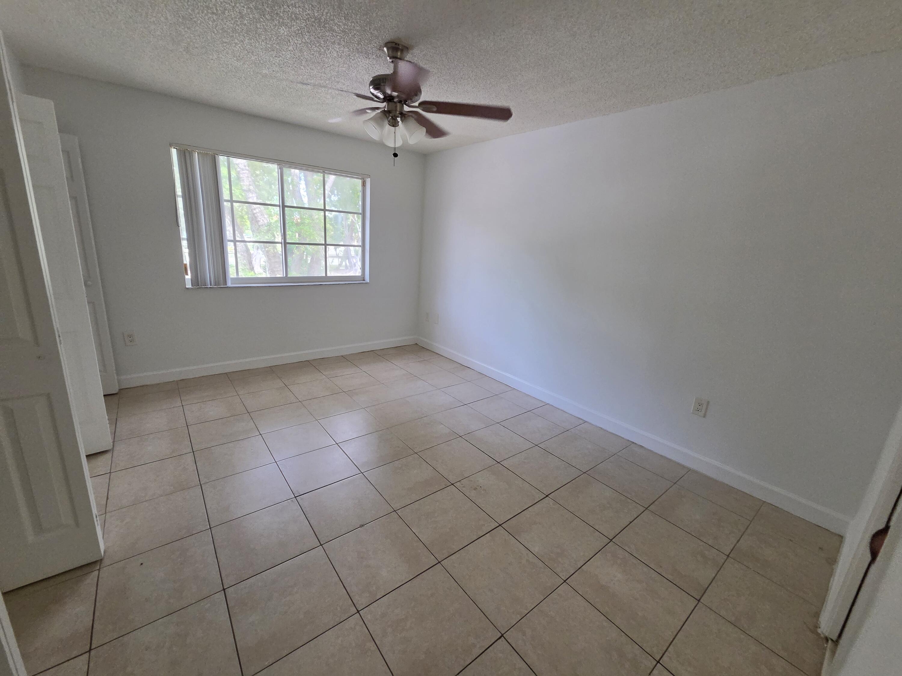 Foto de propiedad en 12172 St Andrews Place 211, Miramar, FL 33025 Miramar con MLS# 
