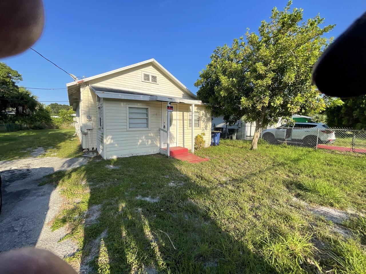 Foto de propiedad en 1610 N 14th Street, Fort Pierce, FL 34950 Fort Pierce con MLS# 