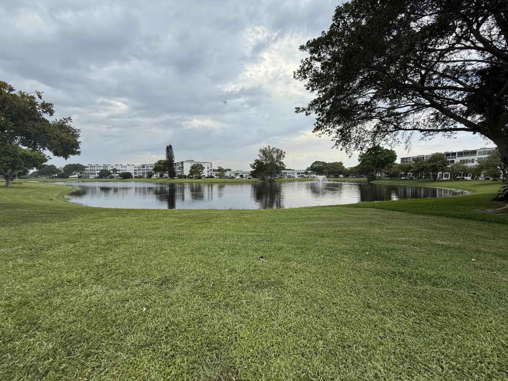 Foto de propiedad en 4021 Farnham O 4021, Deerfield Beach, FL 33442 Deerfield Beach con MLS# 