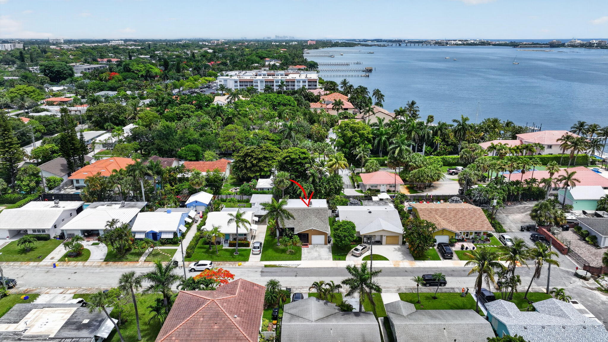 Foto de propiedad en 70 18th Avenue S, Lake Worth Beach, FL 33460 Lake Worth Beach con MLS# 