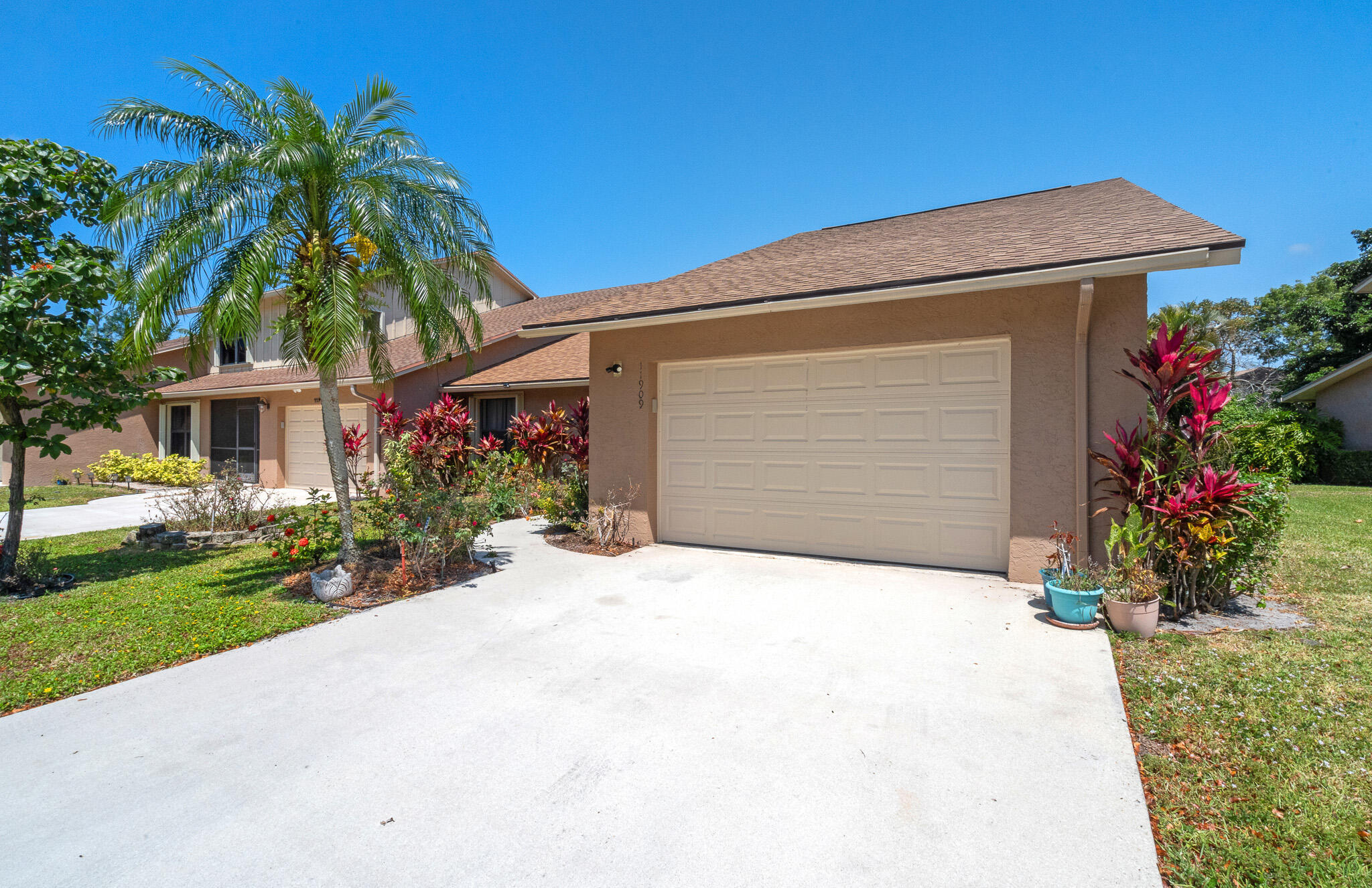 Foto de propiedad en 11909 Donlin Drive, Wellington, FL 33414 Wellington con MLS# 
