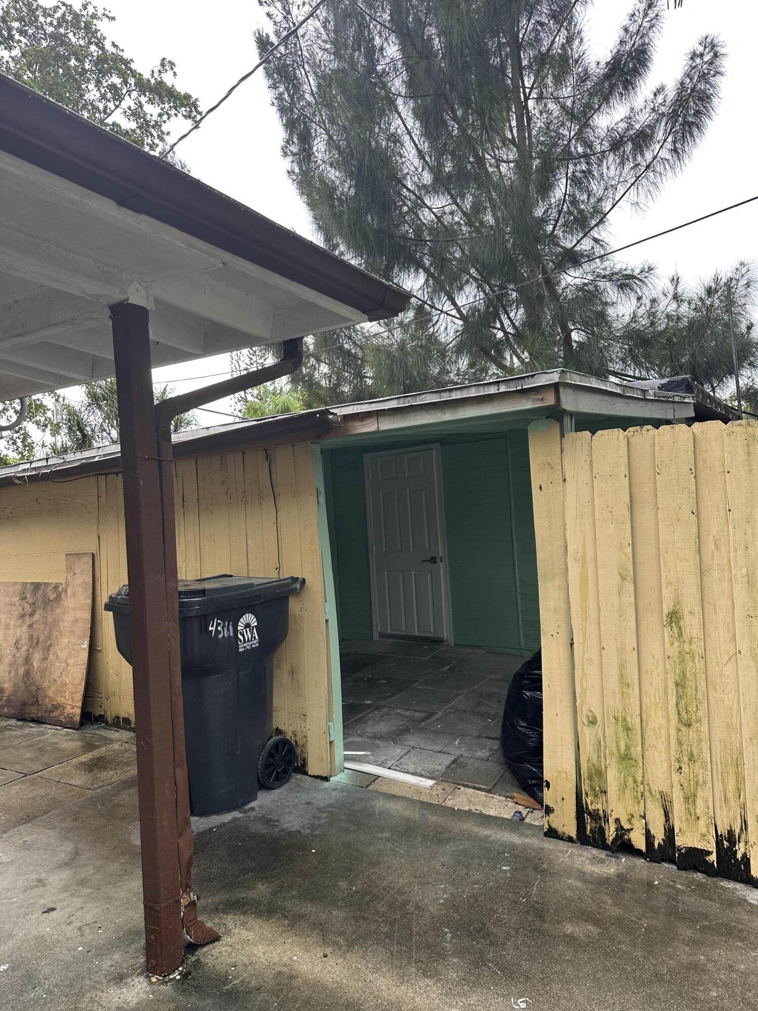 Alquilada 4361 Davis Road 3, Lake Worth, FL 33461, Lake Worth, FL 33461