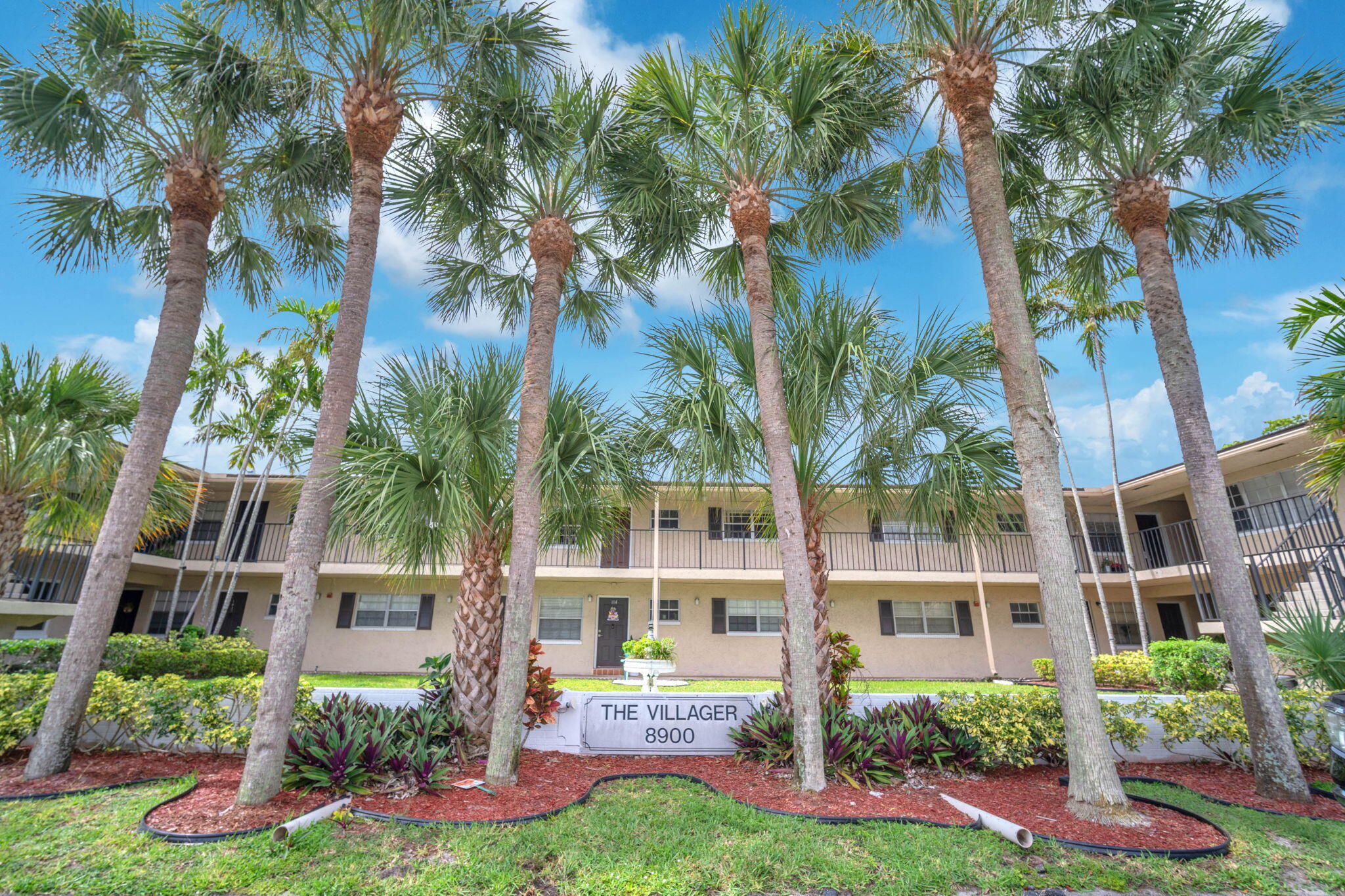 Foto de propiedad en 8900 W Sample Road 204, Coral Springs, FL 33065 Coral Springs con MLS# 