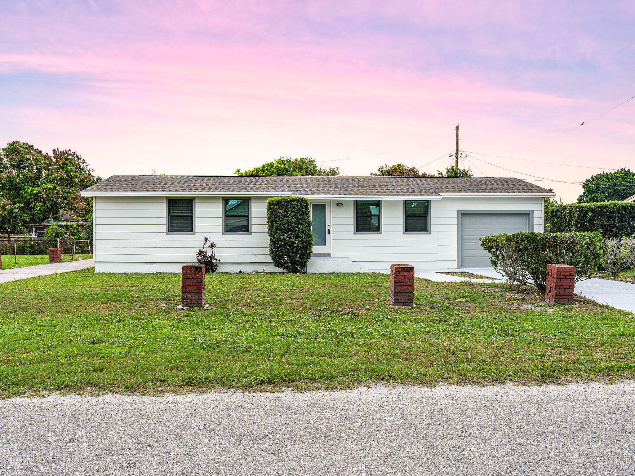 Foto de propiedad en 1028 Kentucky Avenue, Clewiston, FL 33440 Clewiston con MLS# 