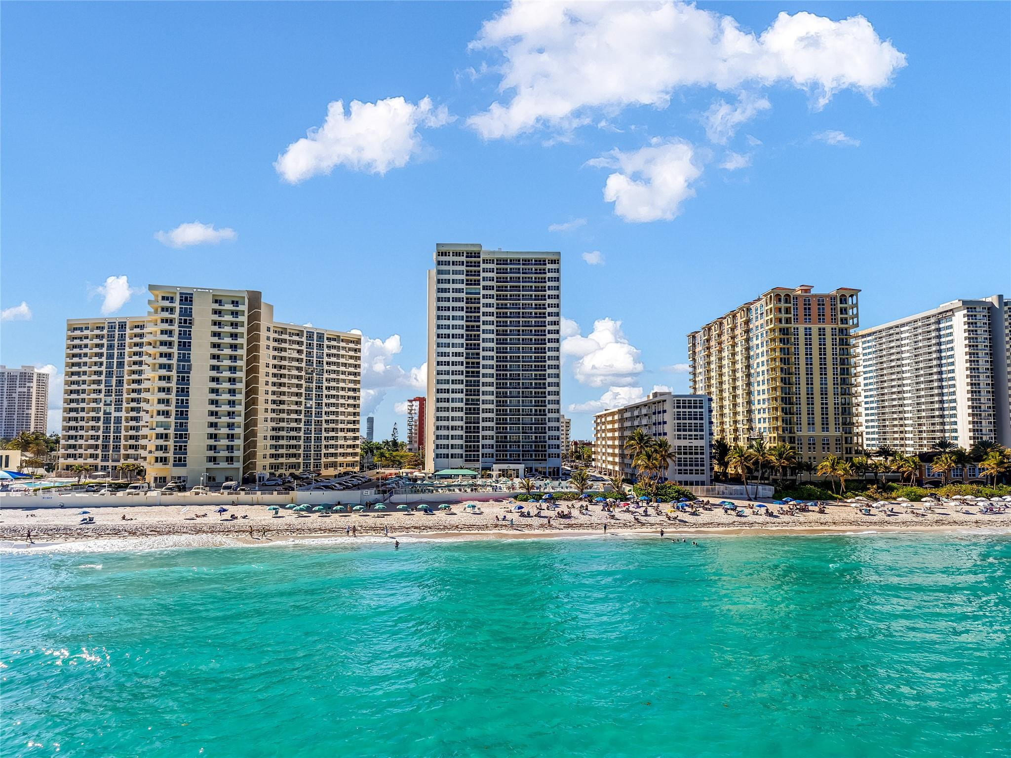 Foto de propiedad en 3140 S Ocean Drive 208, Hallandale Beach, FL 33009 Hallandale Beach con MLS# 
