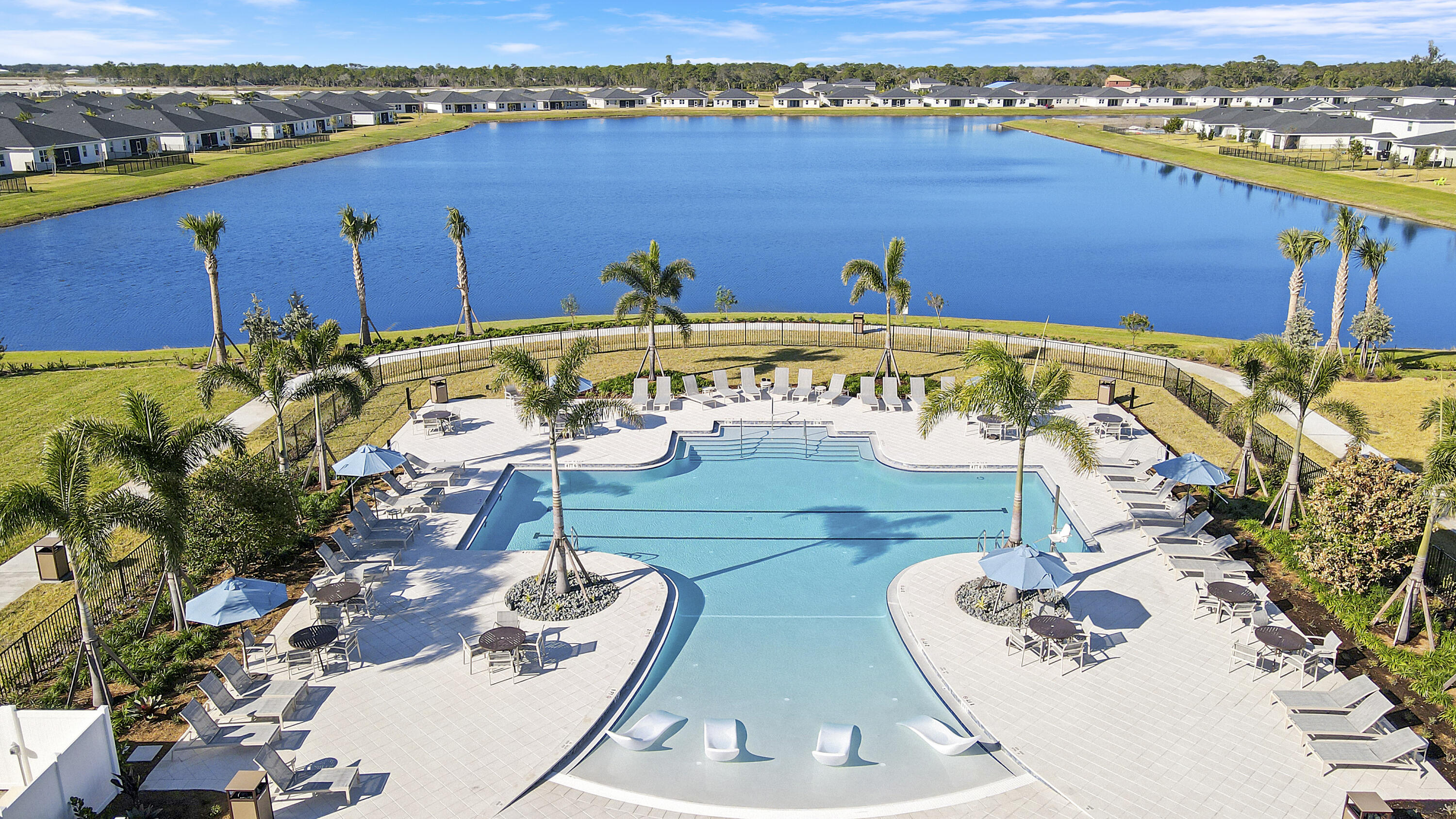 Foto de propiedad en 6545 NW Cloverdale Avenue, Port St. Lucie, FL 34987 Port St. Lucie con MLS# 