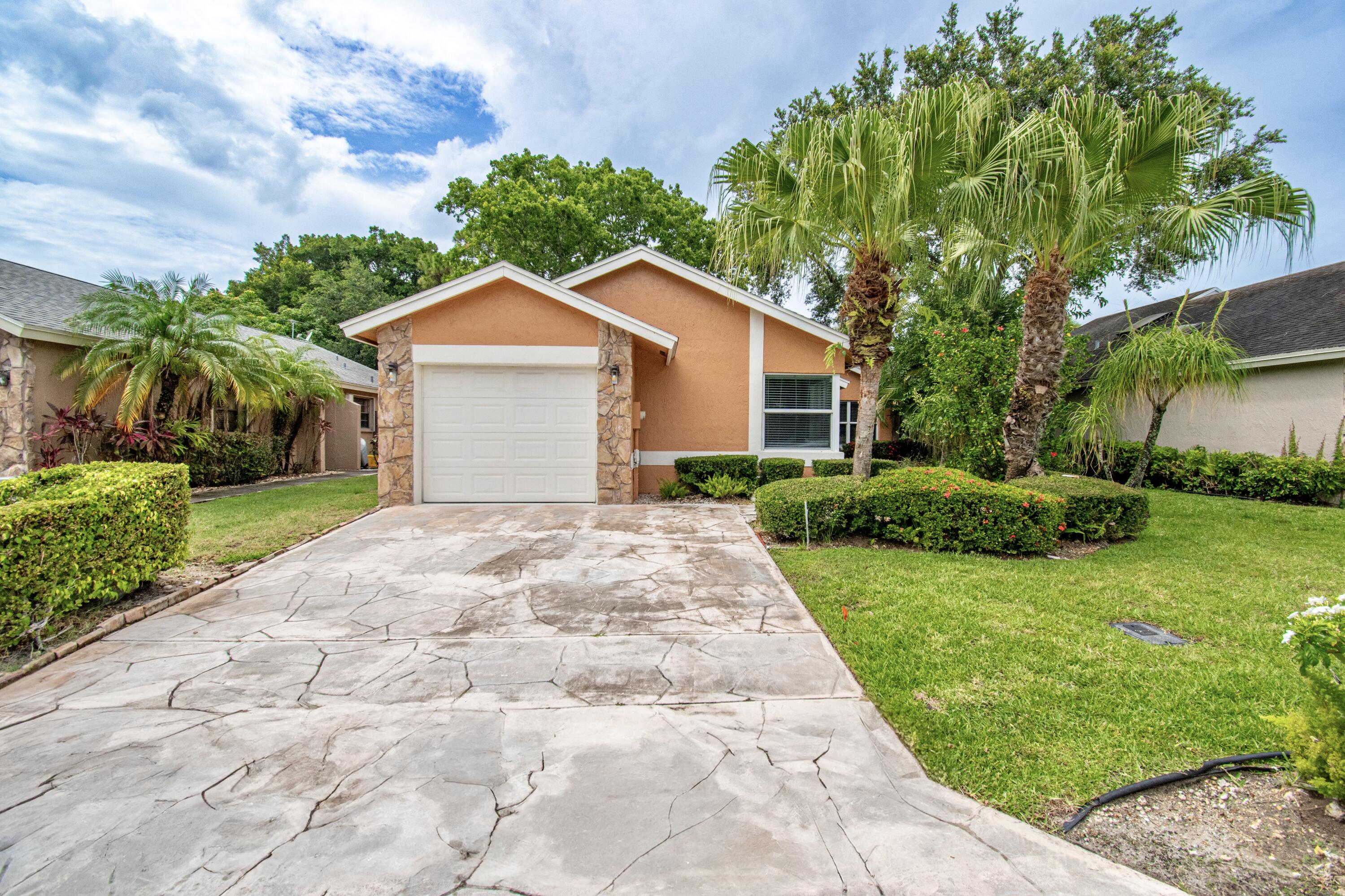 Foto de propiedad en 7601 Martinique Boulevard, Boca Raton, FL 33433 Boca Raton con MLS# 