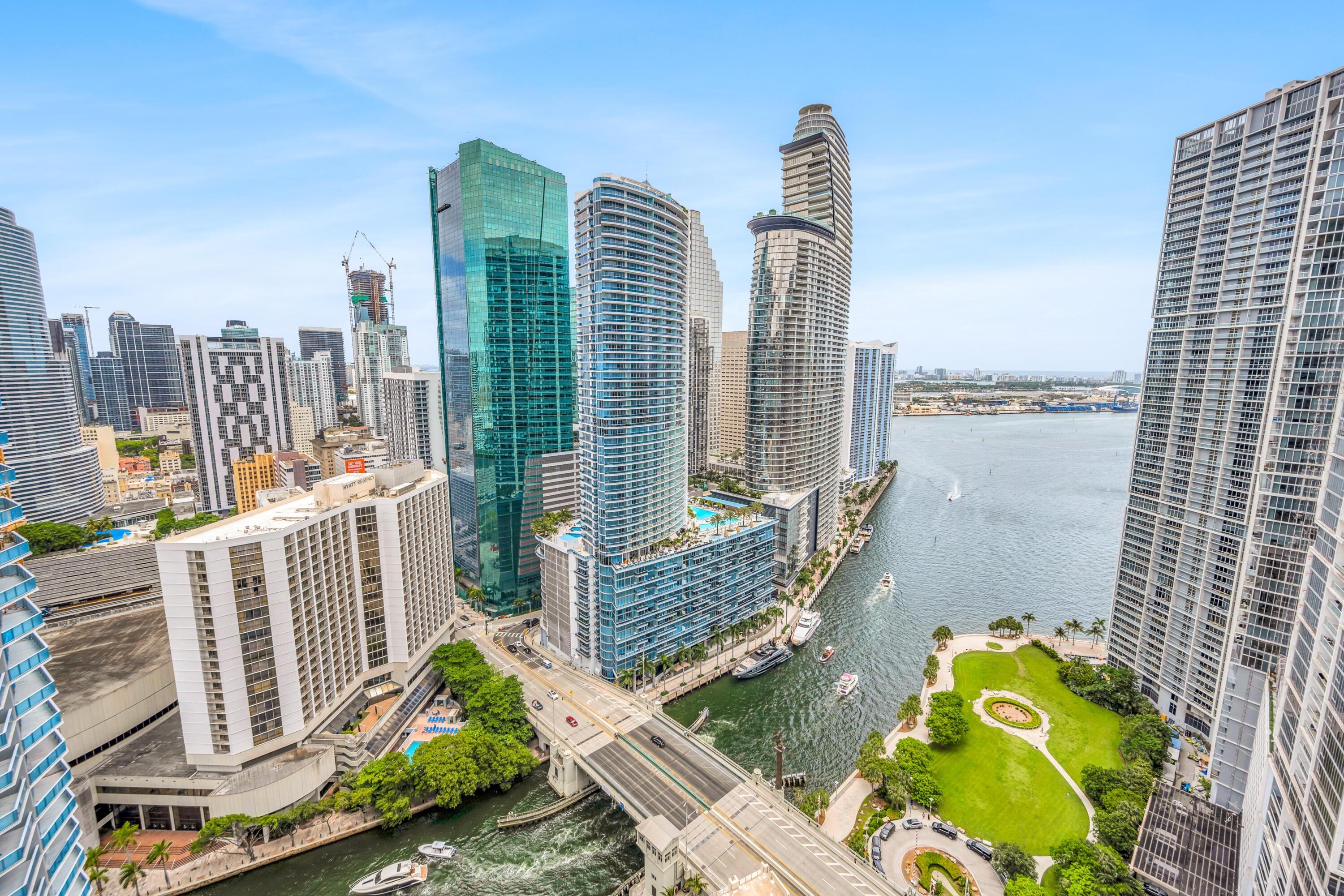 Alquilada 77 SE 5th Street 2714, Miami, FL 33131, Miami, FL 33131