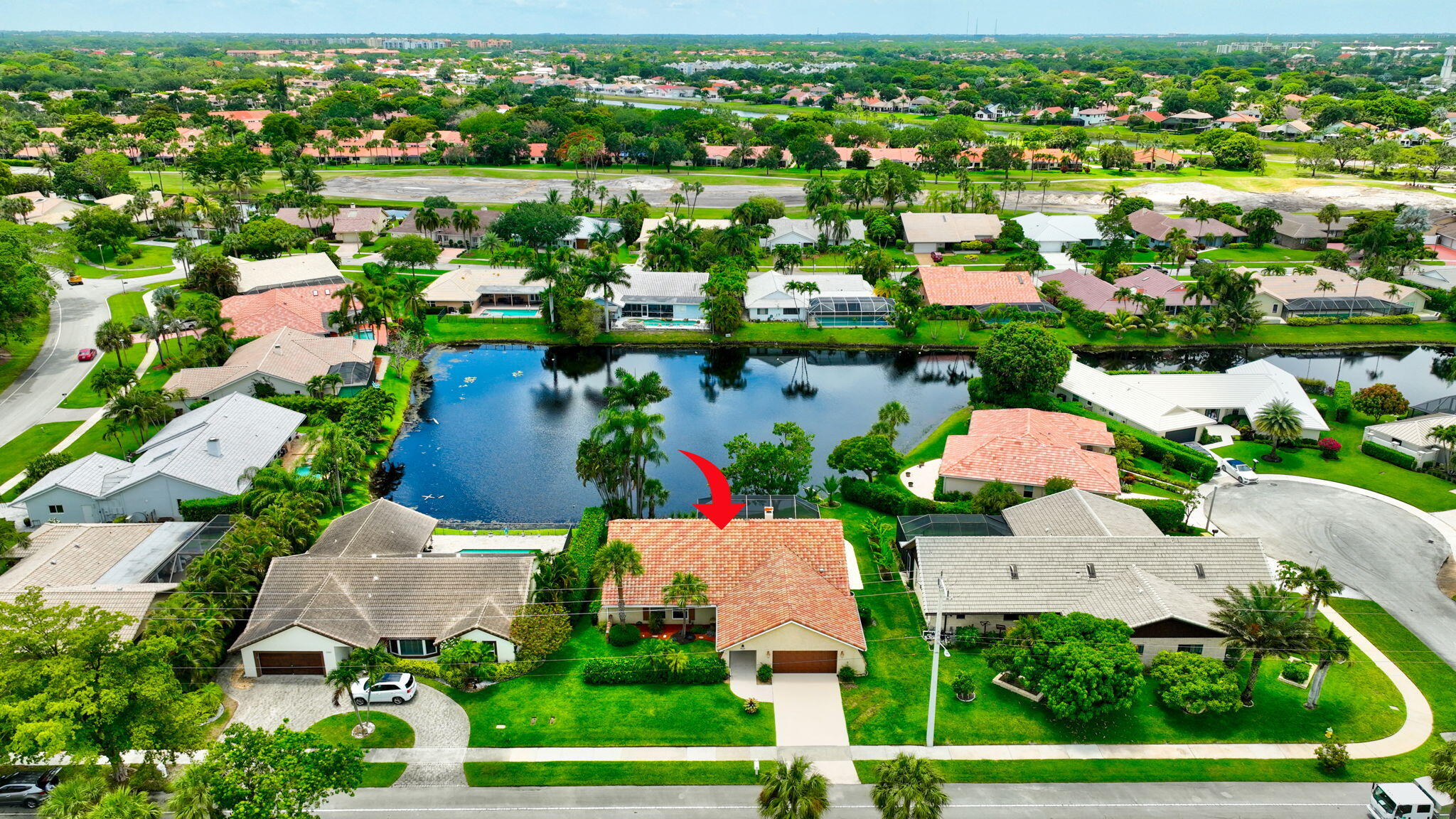 Foto de propiedad en 2355 Deer Creek Country Club Boulevard, Deerfield Beach, FL 33442 Deerfield Beach con MLS# 