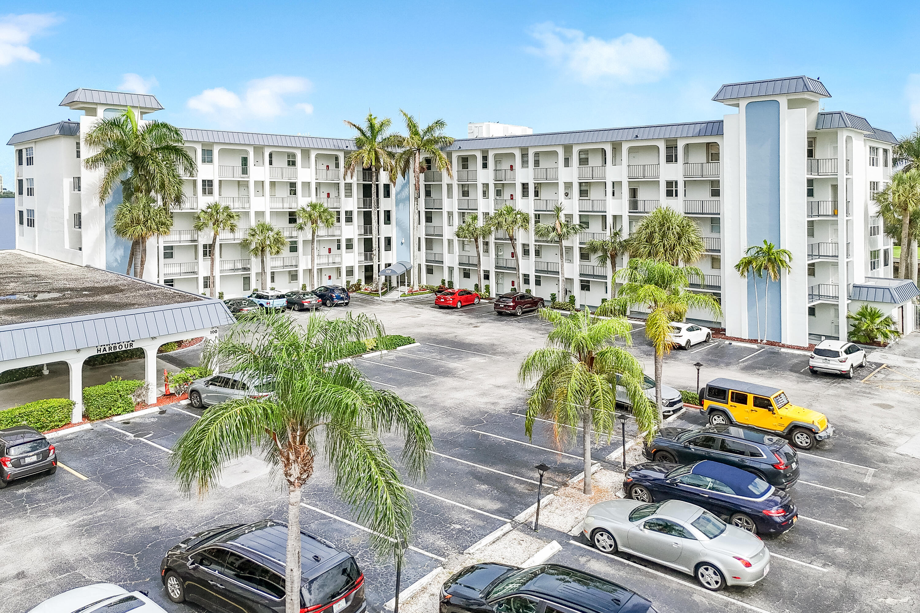 Foto de propiedad en 100 Paradise Harbour Boulevard 211, North Palm Beach, FL 33408 North Palm Beach con MLS# 