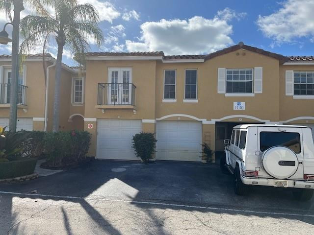 Foto de propiedad en 1140 Lake Shore Drive 206, Lake Park, FL 33403 Lake Park con MLS# 