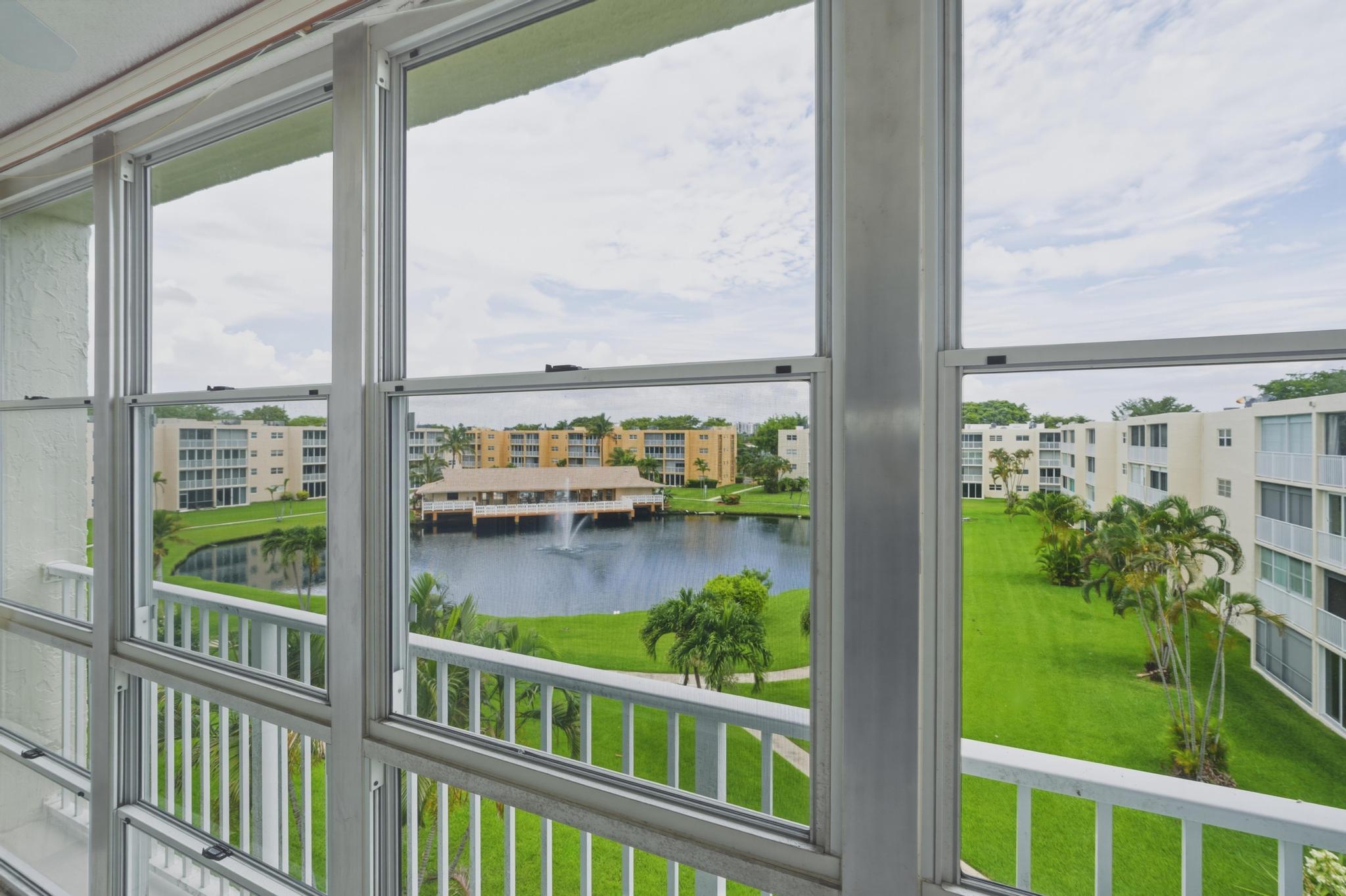 Foto de propiedad en 205 SE 11th Terrace 403, Dania Beach, FL 33004 Dania Beach con MLS# 