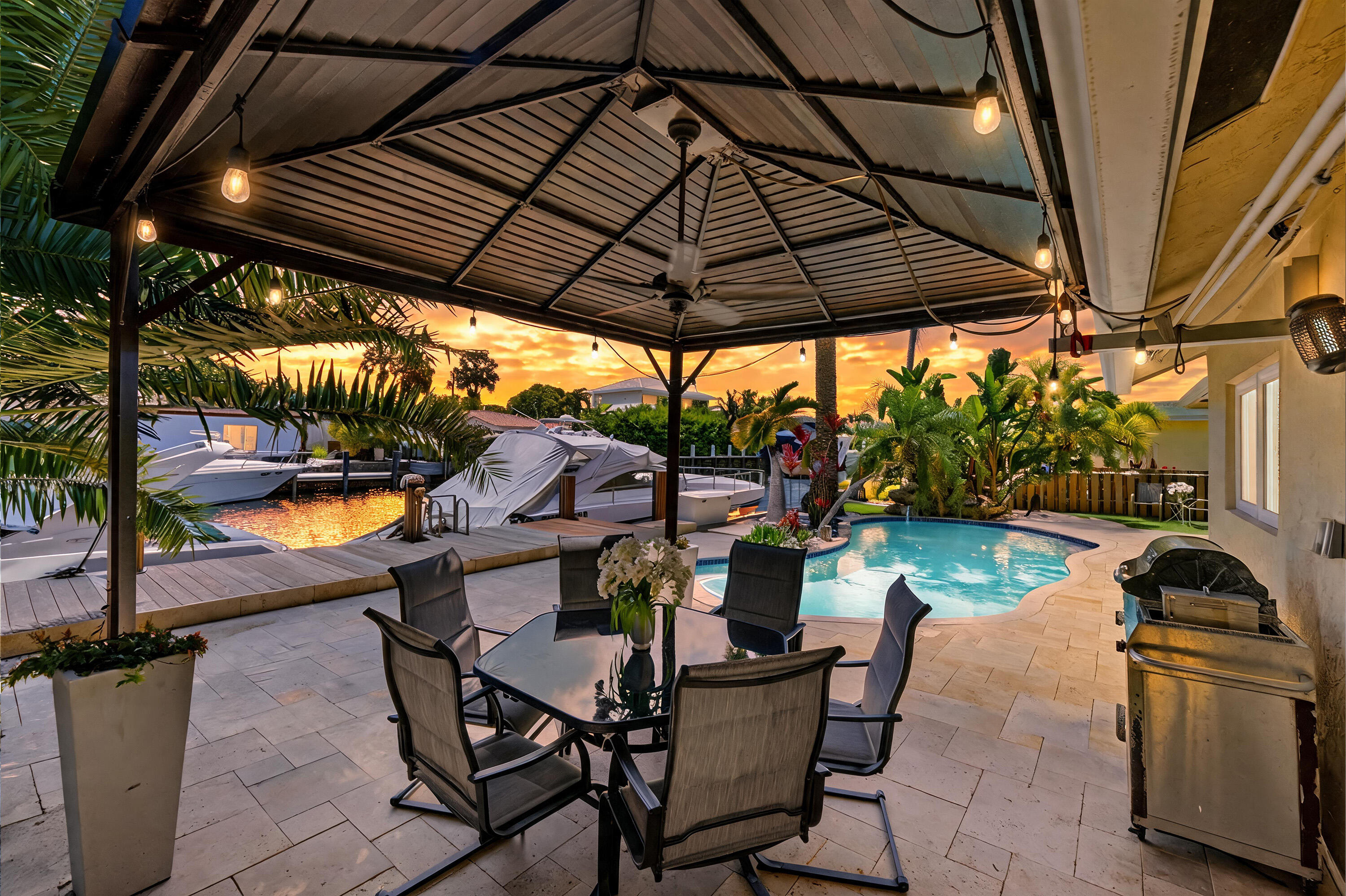 Foto de propiedad en 390 SE 12th Avenue, Pompano Beach, FL 33060 Pompano Beach con MLS# 