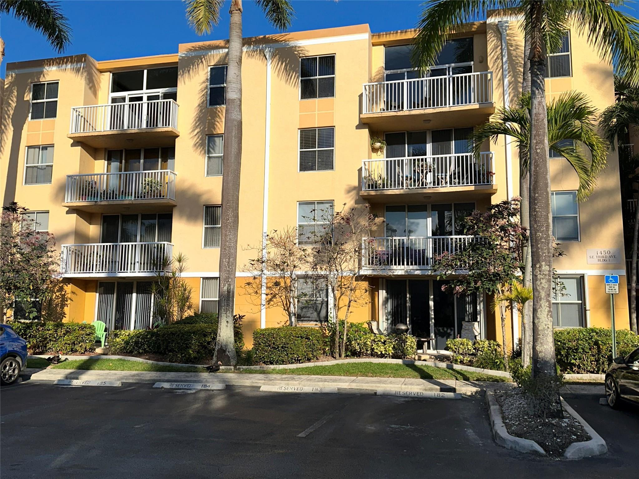 Foto de propiedad en 1450 SE 3rd Avenue 107, Dania Beach, FL 33004 Dania Beach con MLS# 