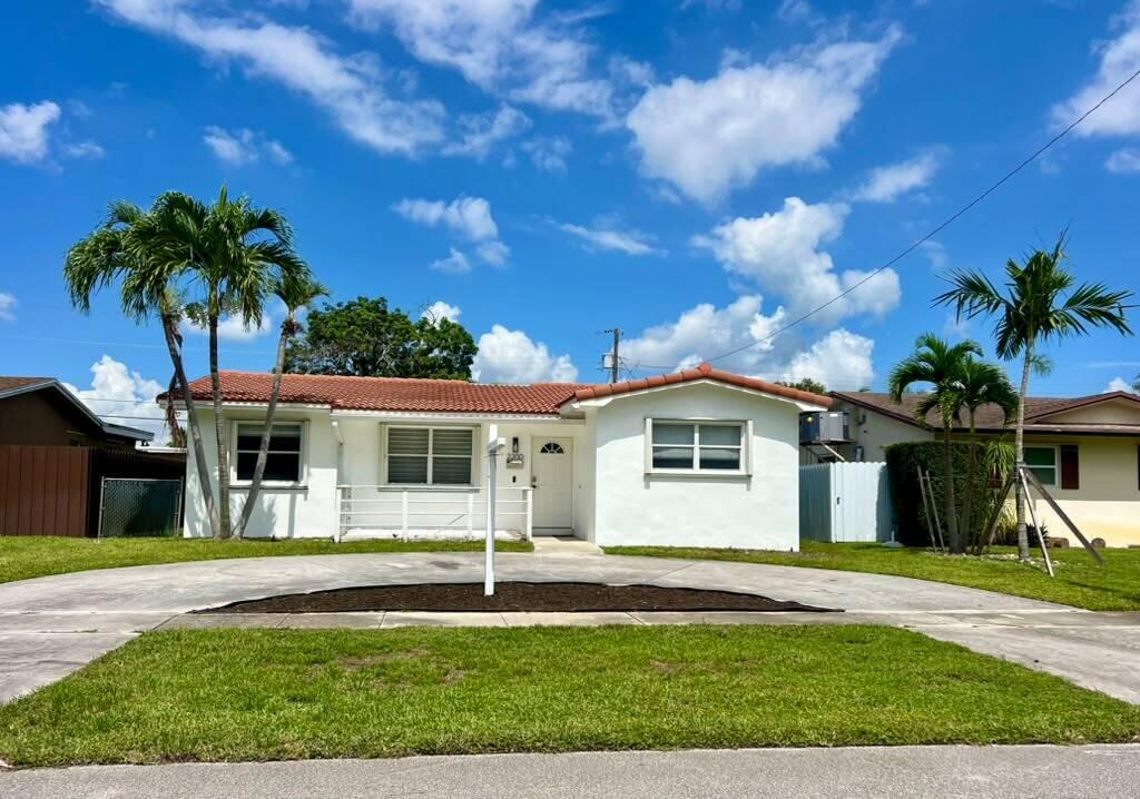 Foto de propiedad en 2200 N 47th Avenue, Hollywood, FL 33021 Hollywood con MLS# 