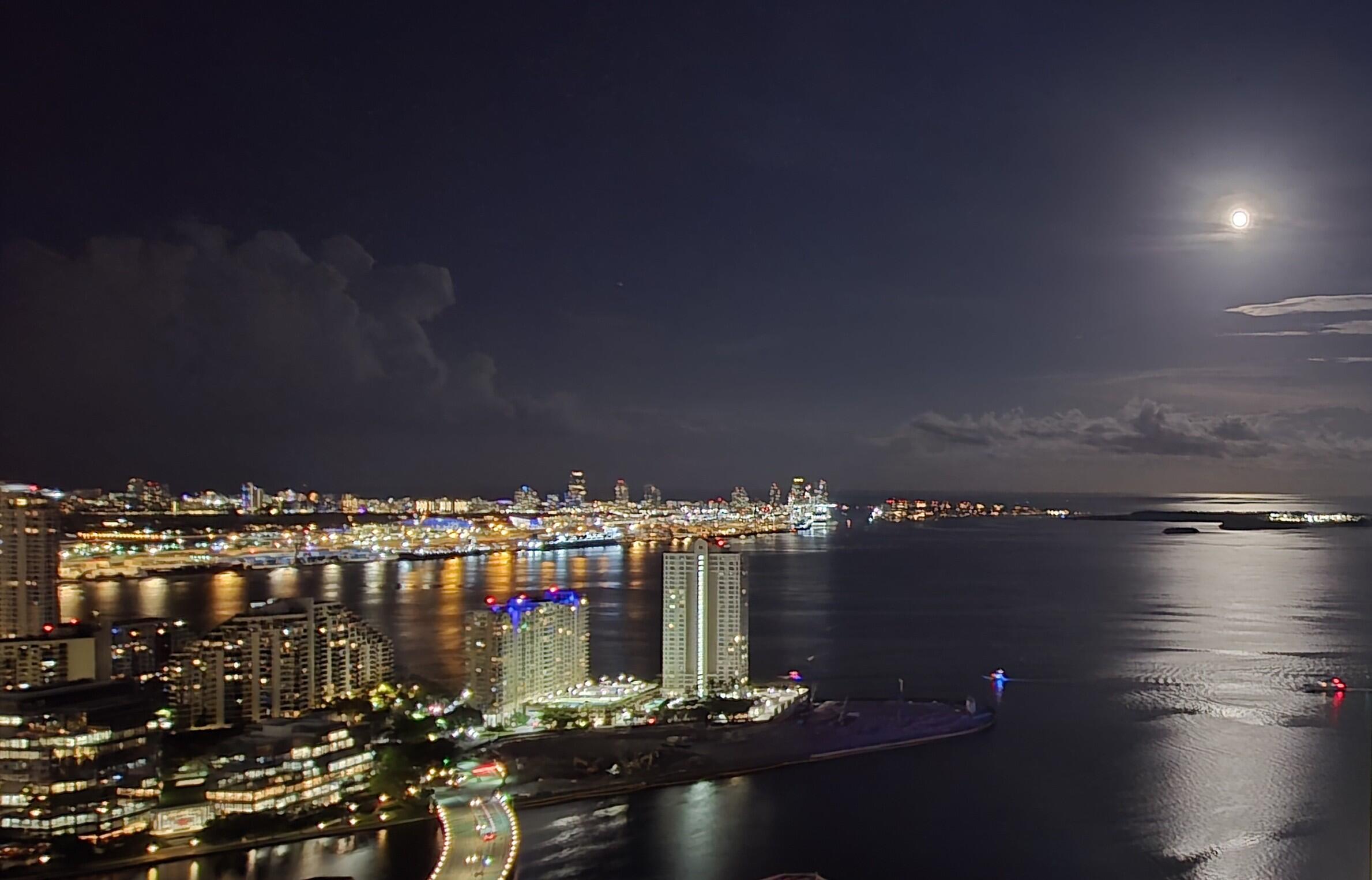 Foto de propiedad en 951 Brickell Avenue 4308, Miami, FL 33131 Miami con MLS# 