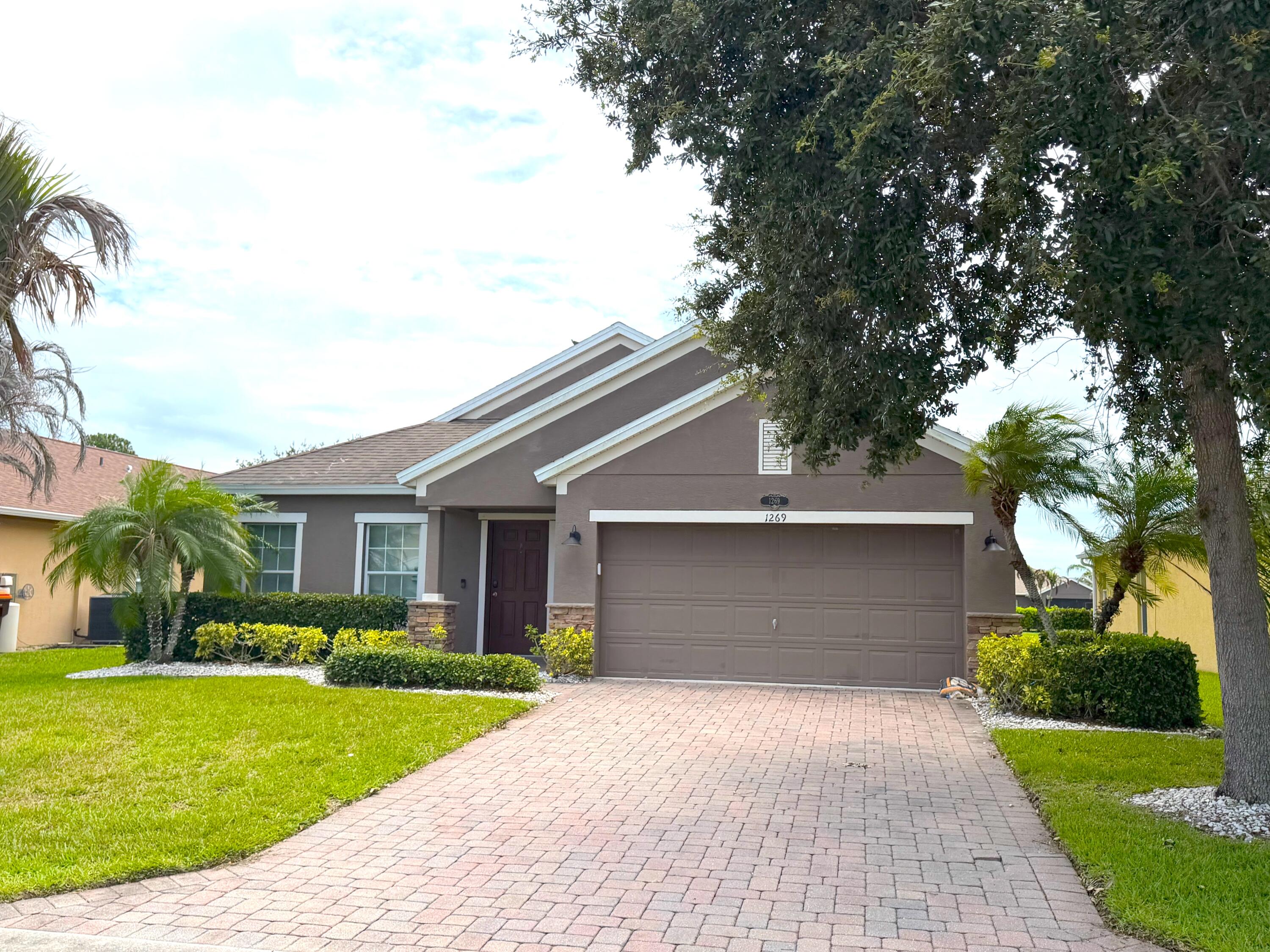 Foto de propiedad en 1269 SW Lexington Manor SW, Vero Beach, FL 32962 Vero Beach con MLS# 