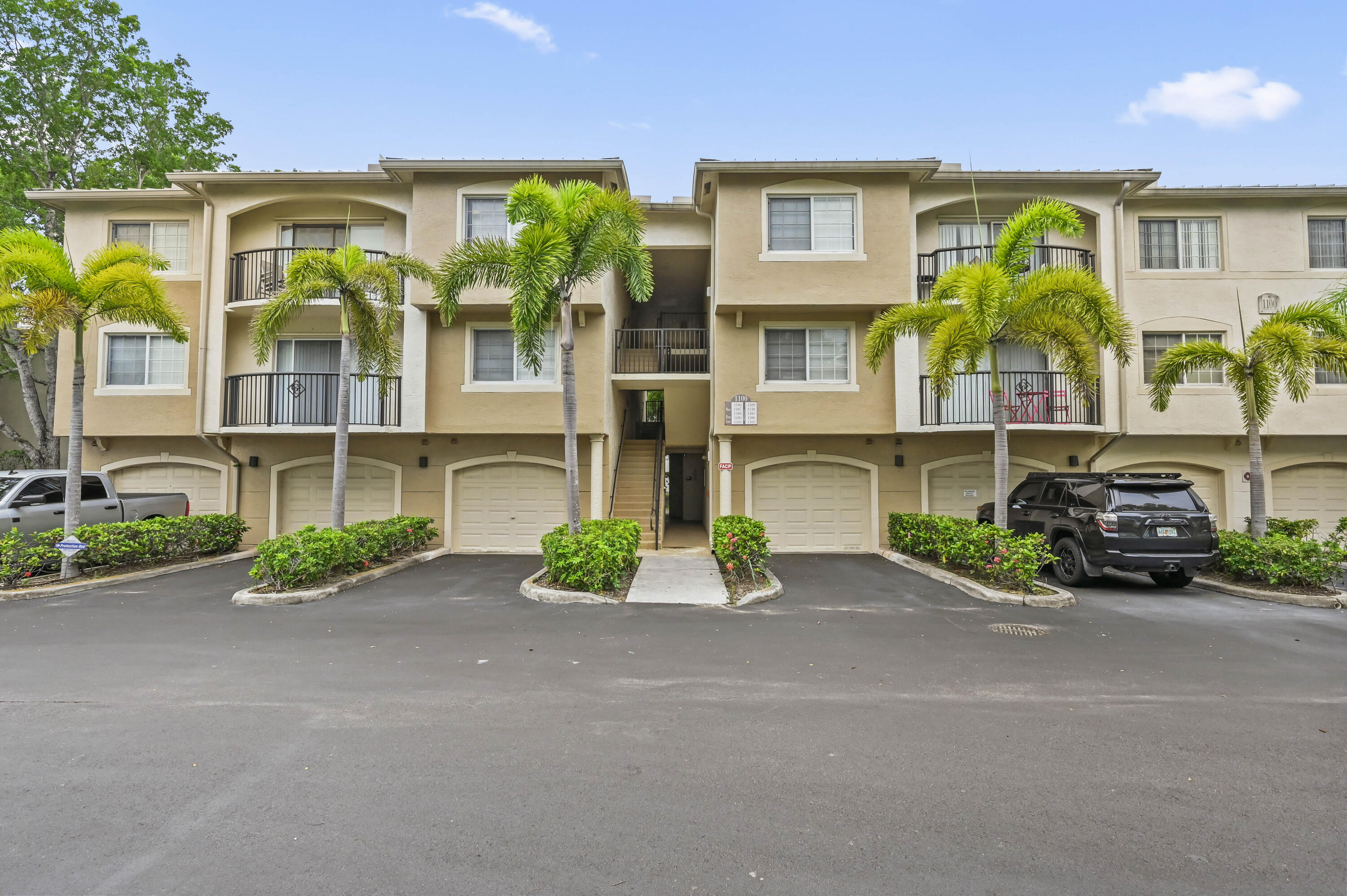 Foto de propiedad en 1100 S Crestwood Ct Court S 1109, Royal Palm Beach, FL 33411 Royal Palm Beach con MLS# 