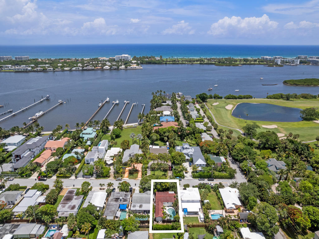 Foto de propiedad en 1615 N Lakeside Drive, Lake Worth Beach, FL 33460 Lake Worth Beach con MLS# 