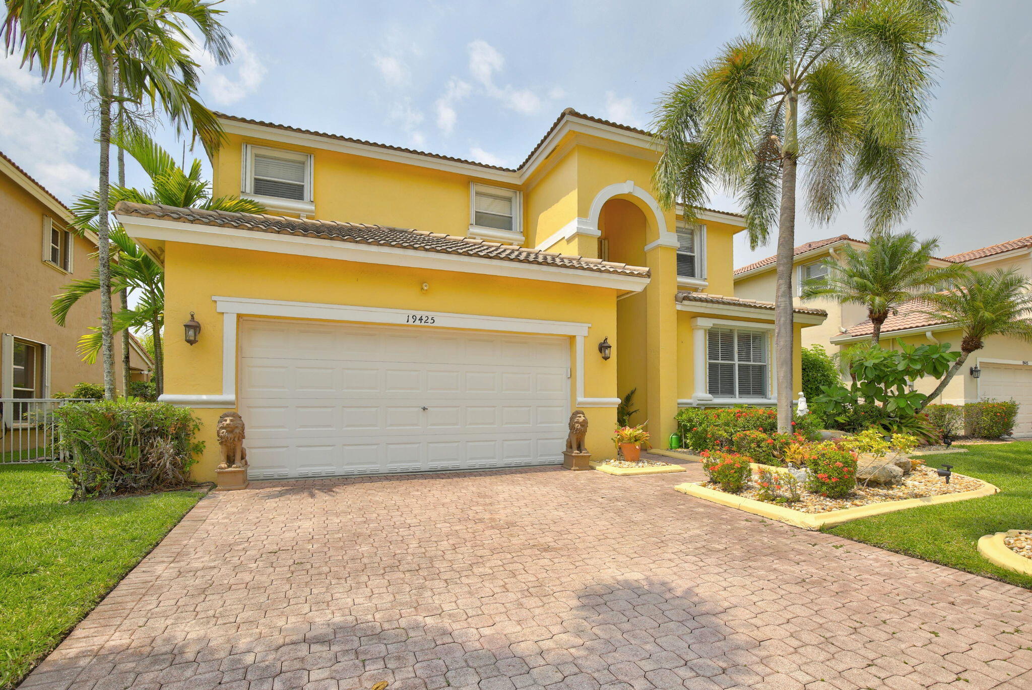 Foto de propiedad en 19425 SW 15th Street, Pembroke Pines, FL 33029 Pembroke Pines con MLS# 