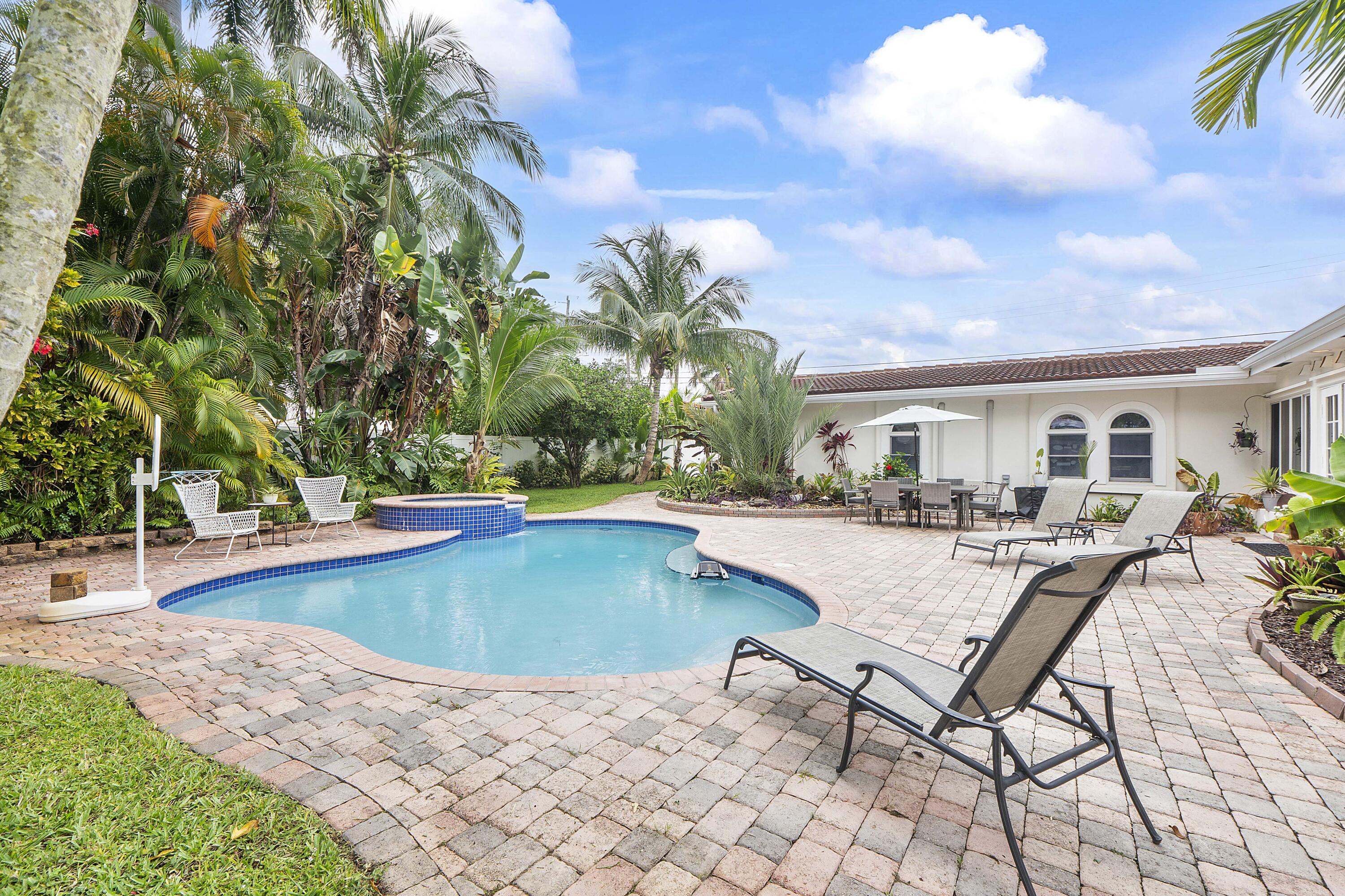 Foto de propiedad en 2501 NE 26th Terrace, Fort Lauderdale, FL 33305 Fort Lauderdale con MLS# 