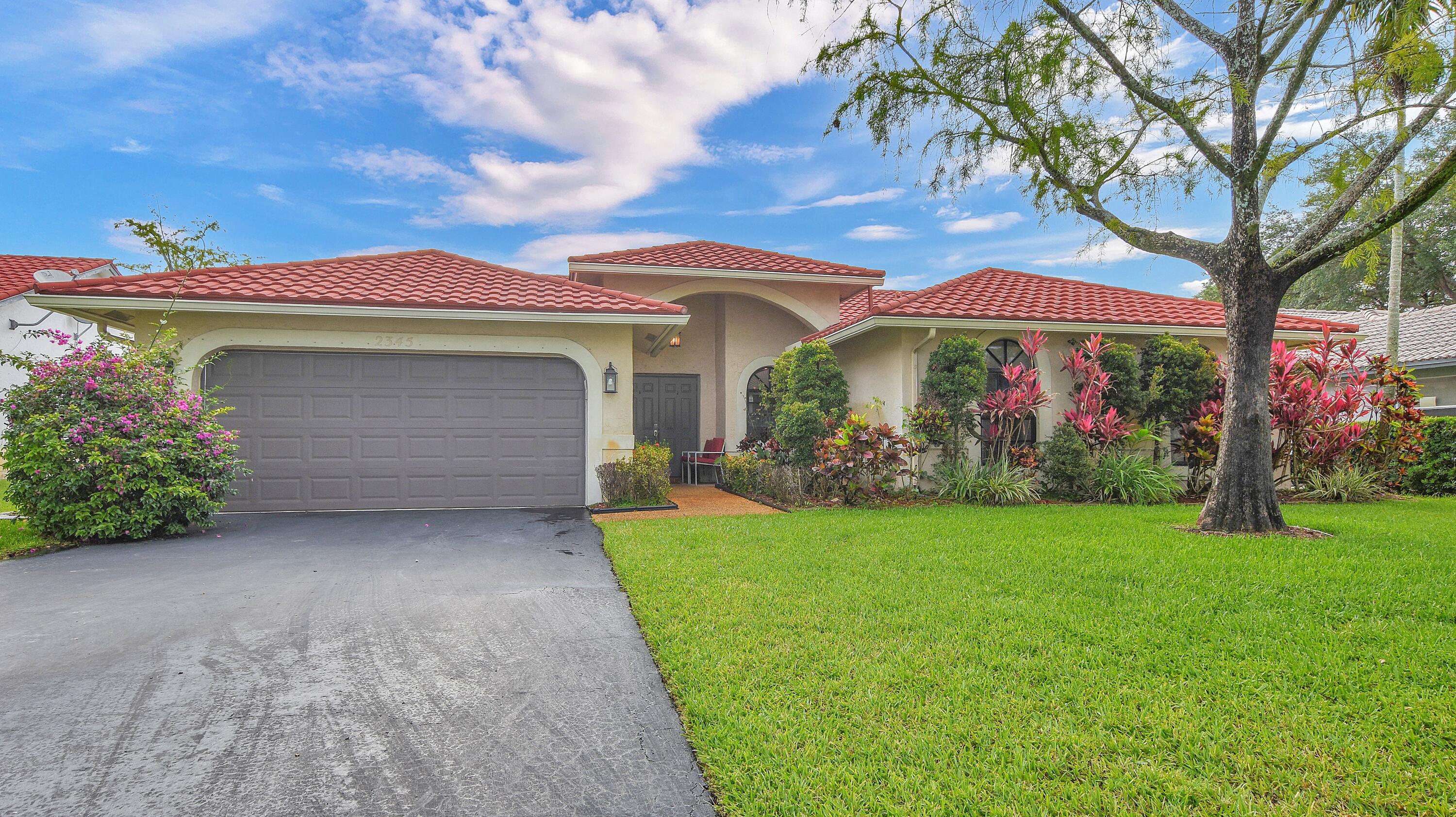 Foto de propiedad en 2345 NW 95th Terrace, Coral Springs, FL 33065 Coral Springs con MLS# 