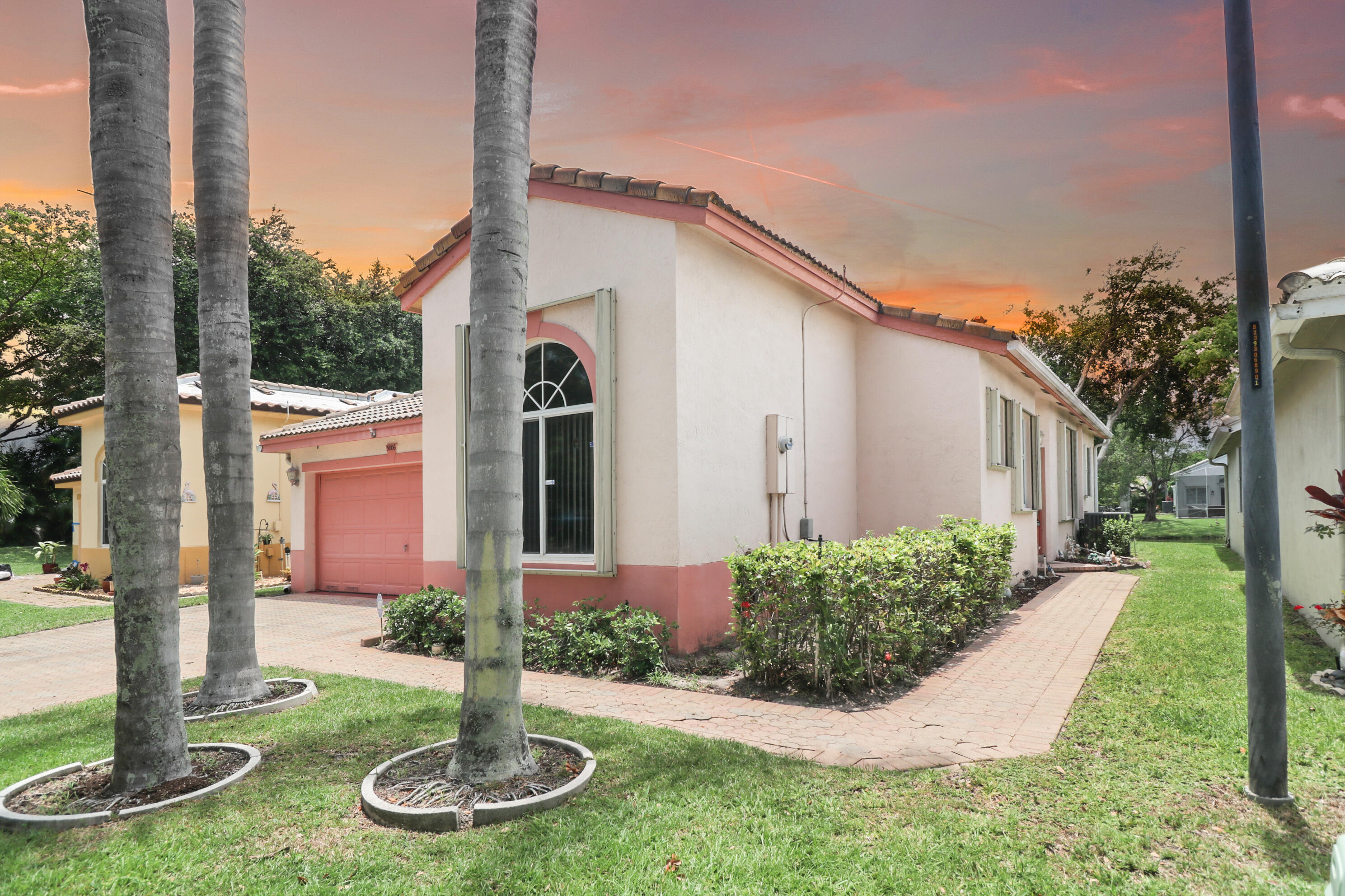 Foto de propiedad en 5006 Heron Court, Coconut Creek, FL 33073 Coconut Creek con MLS# 