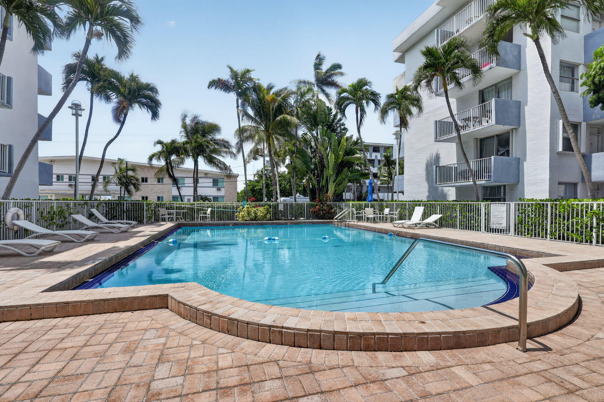 Foto de propiedad en 1801 S Treasure Drive 415, North Bay Village, FL 33141 North Bay Village con MLS# 