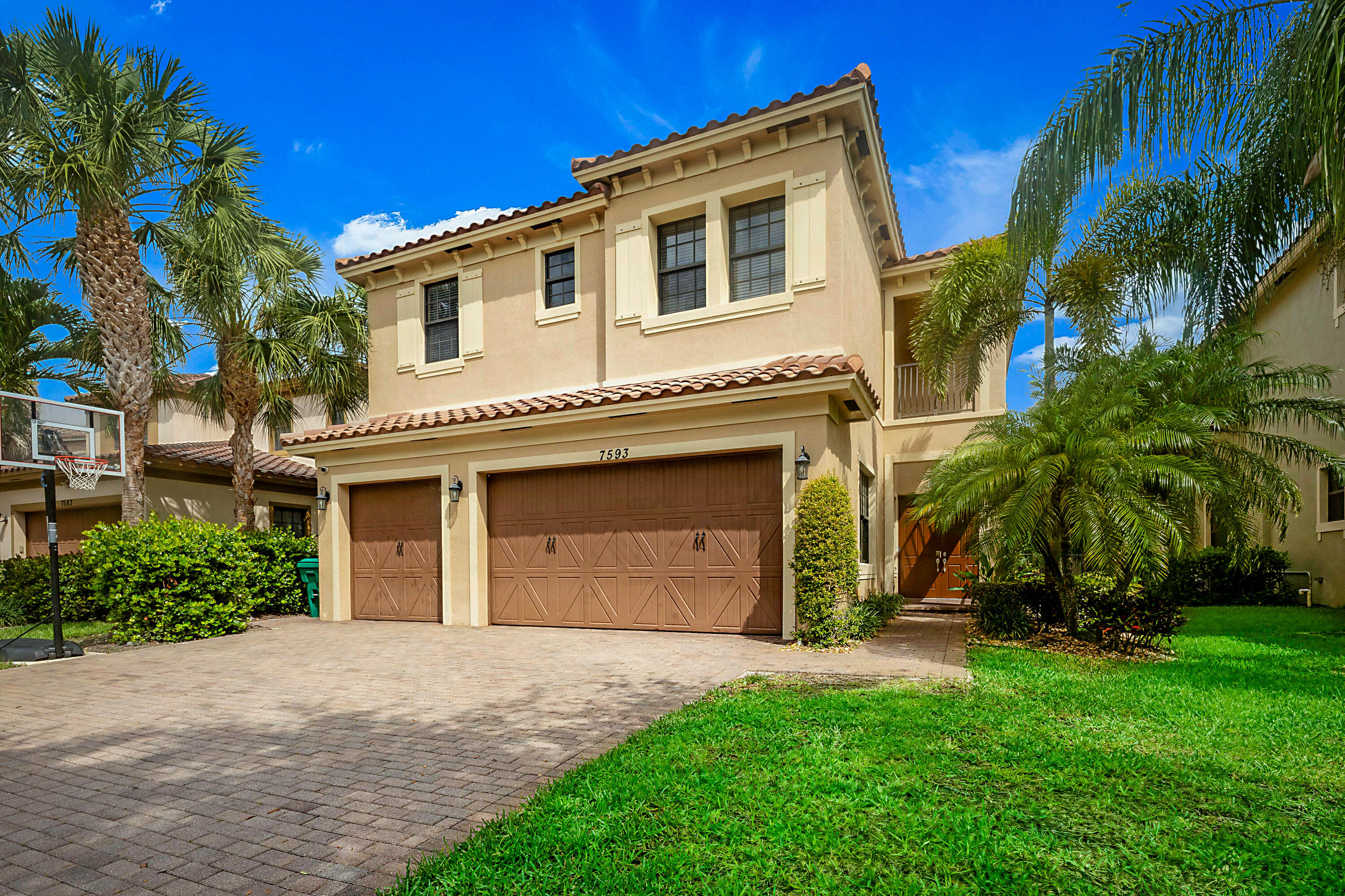 Foto de propiedad en 7593 NW 113th Avenue, Parkland, FL 33076 Parkland con MLS# 