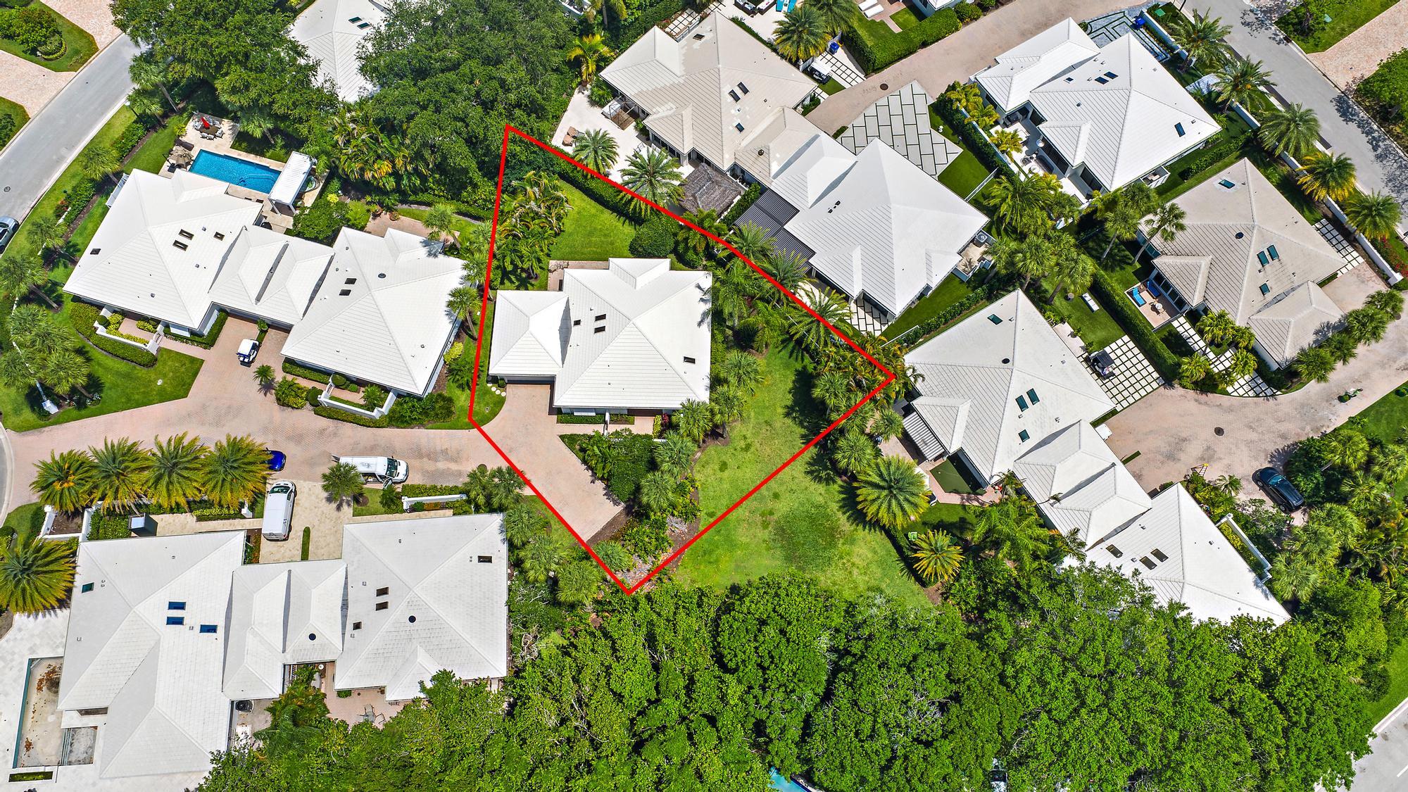 Foto de propiedad en 4501 Captains Way, Jupiter, FL 33477 Jupiter con MLS# 